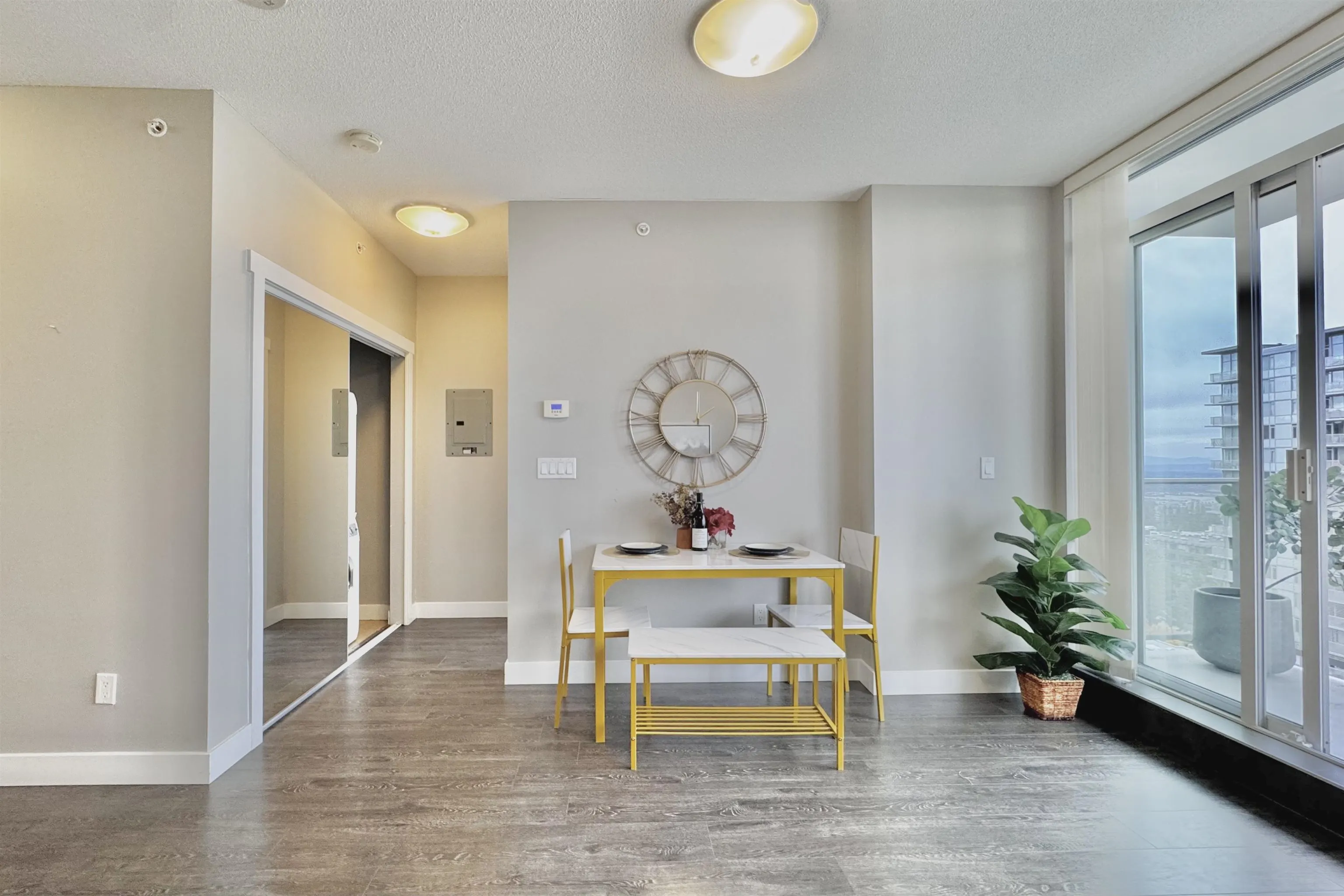 1103 9025 Highland Court