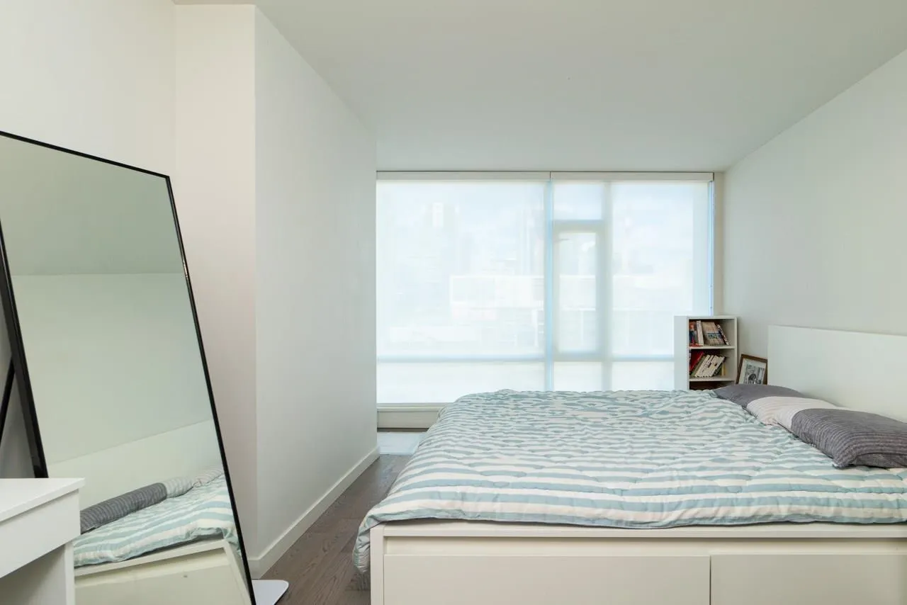 811 161 W Georgia Street