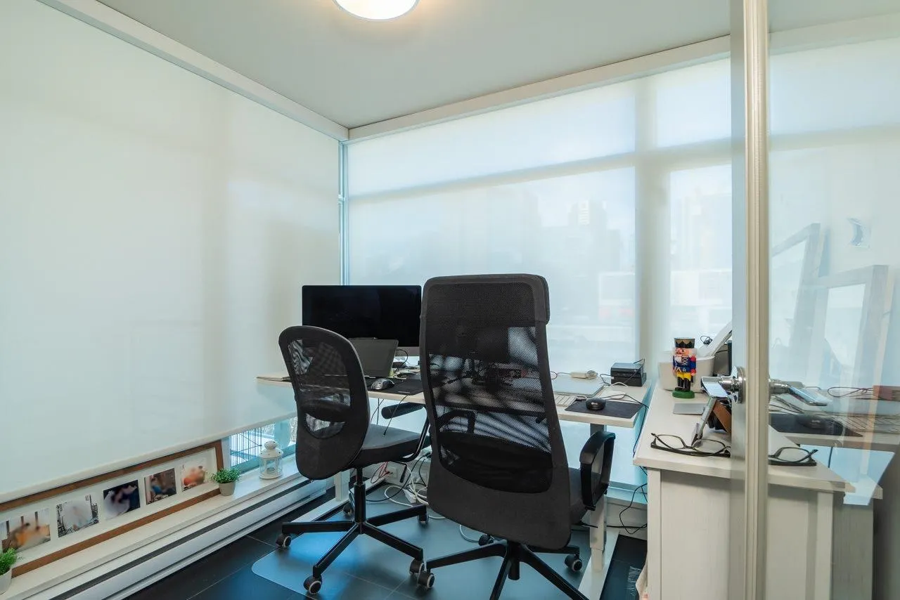 811 161 W Georgia Street