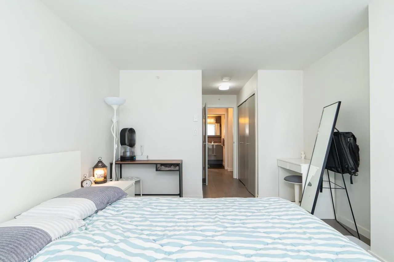 811 161 W Georgia Street