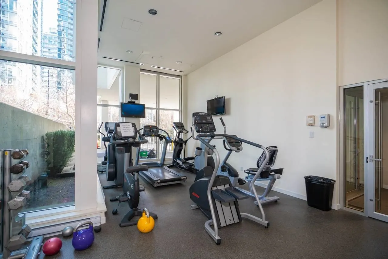 811 161 W Georgia Street