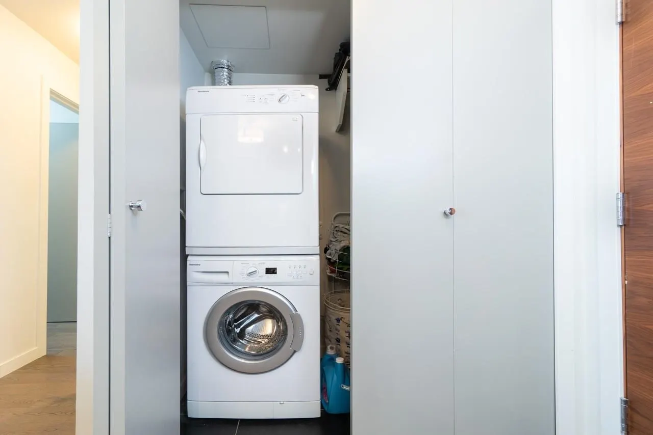 811 161 W Georgia Street