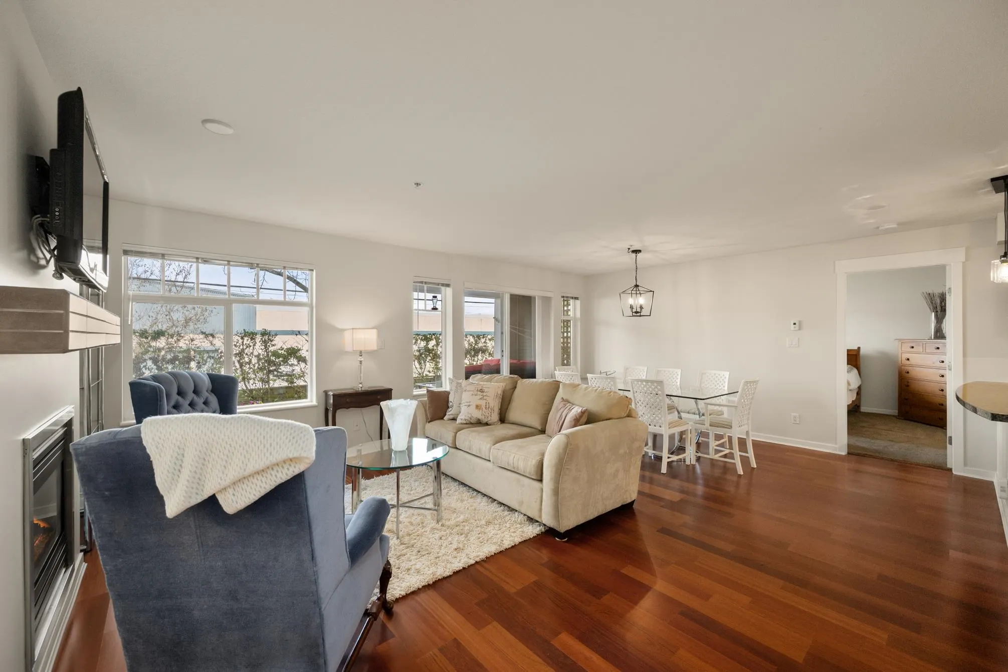 110 1706 56 Street