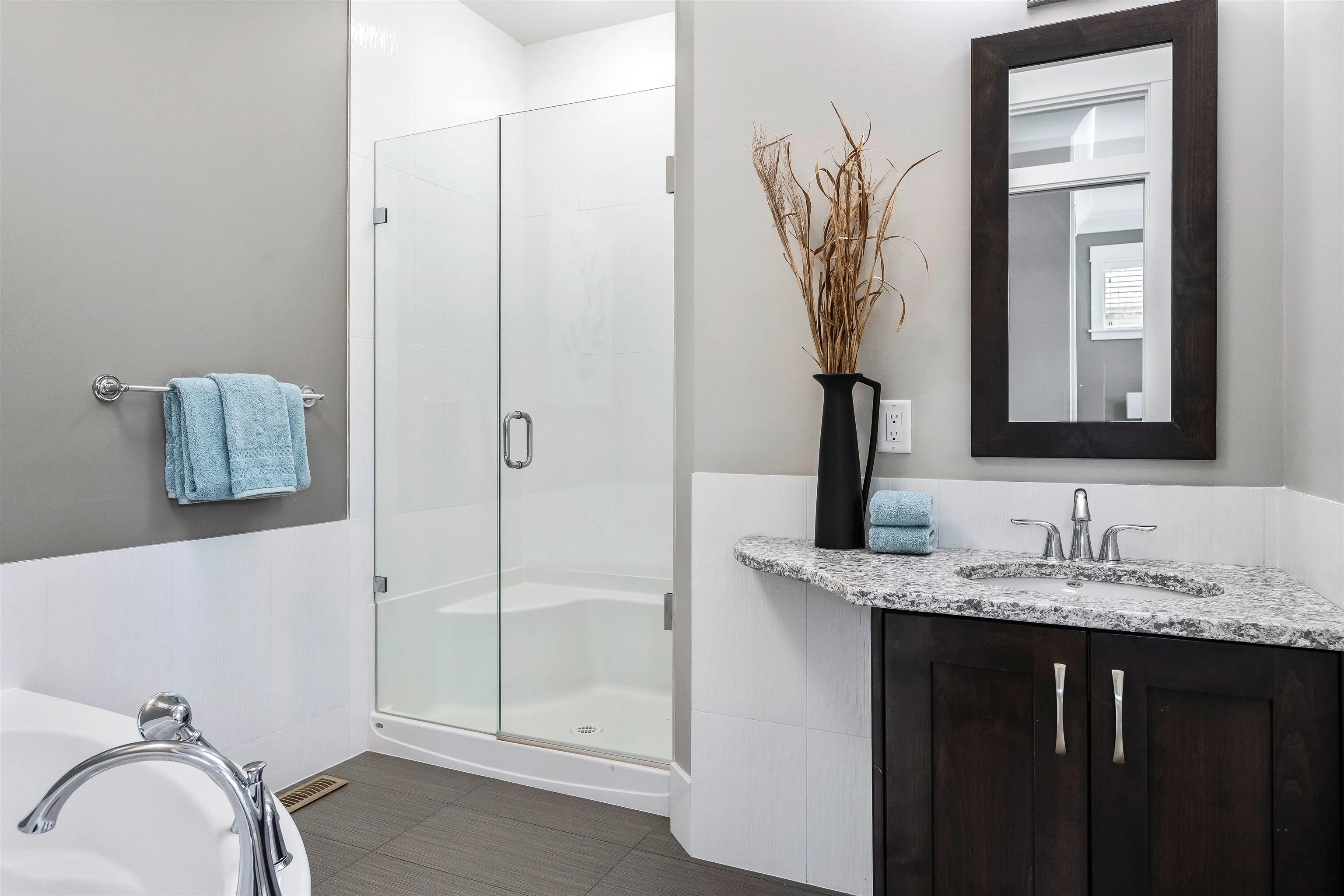 2 45202 Nicomen Crescent