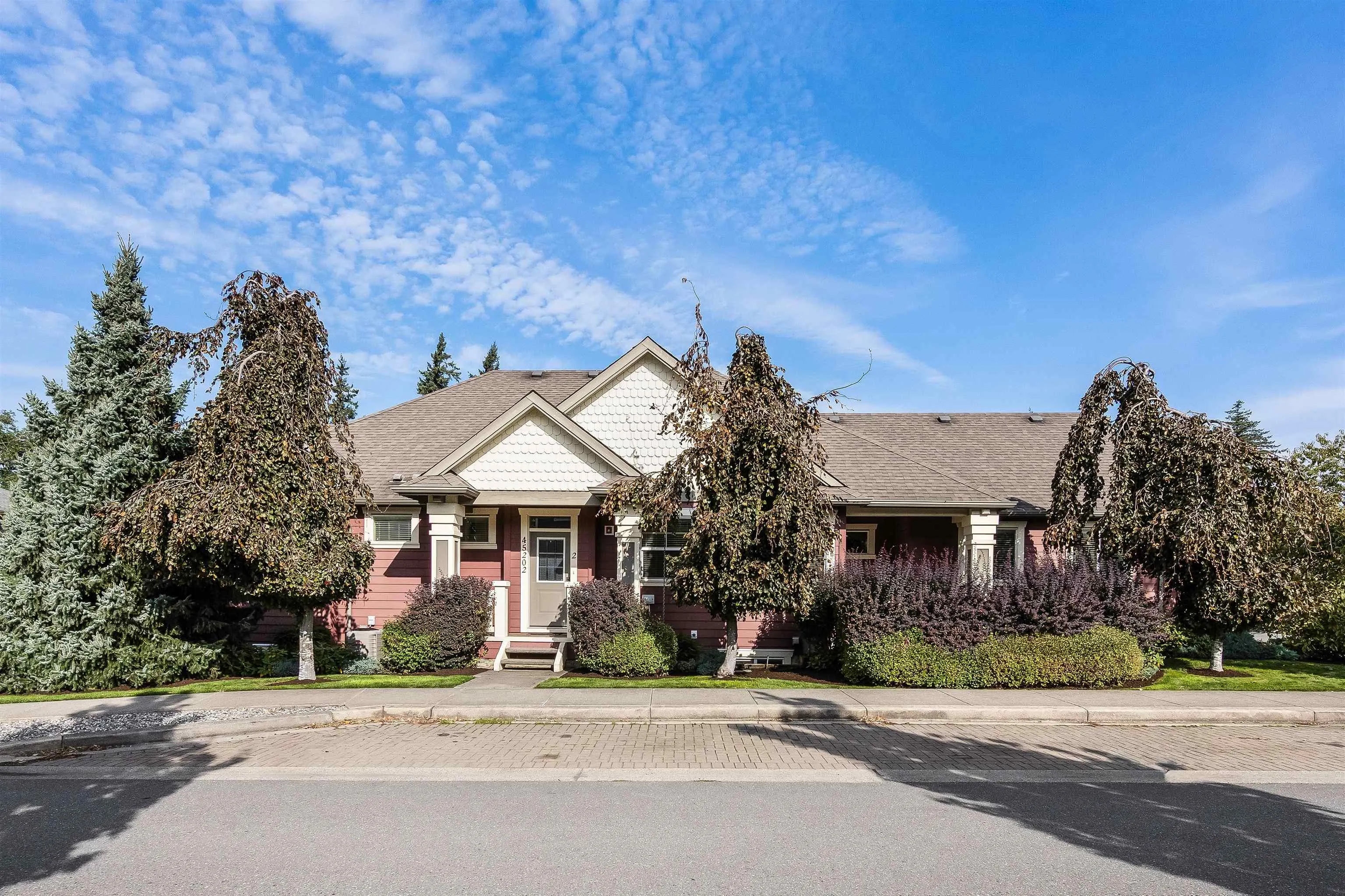 2 45202 Nicomen Crescent