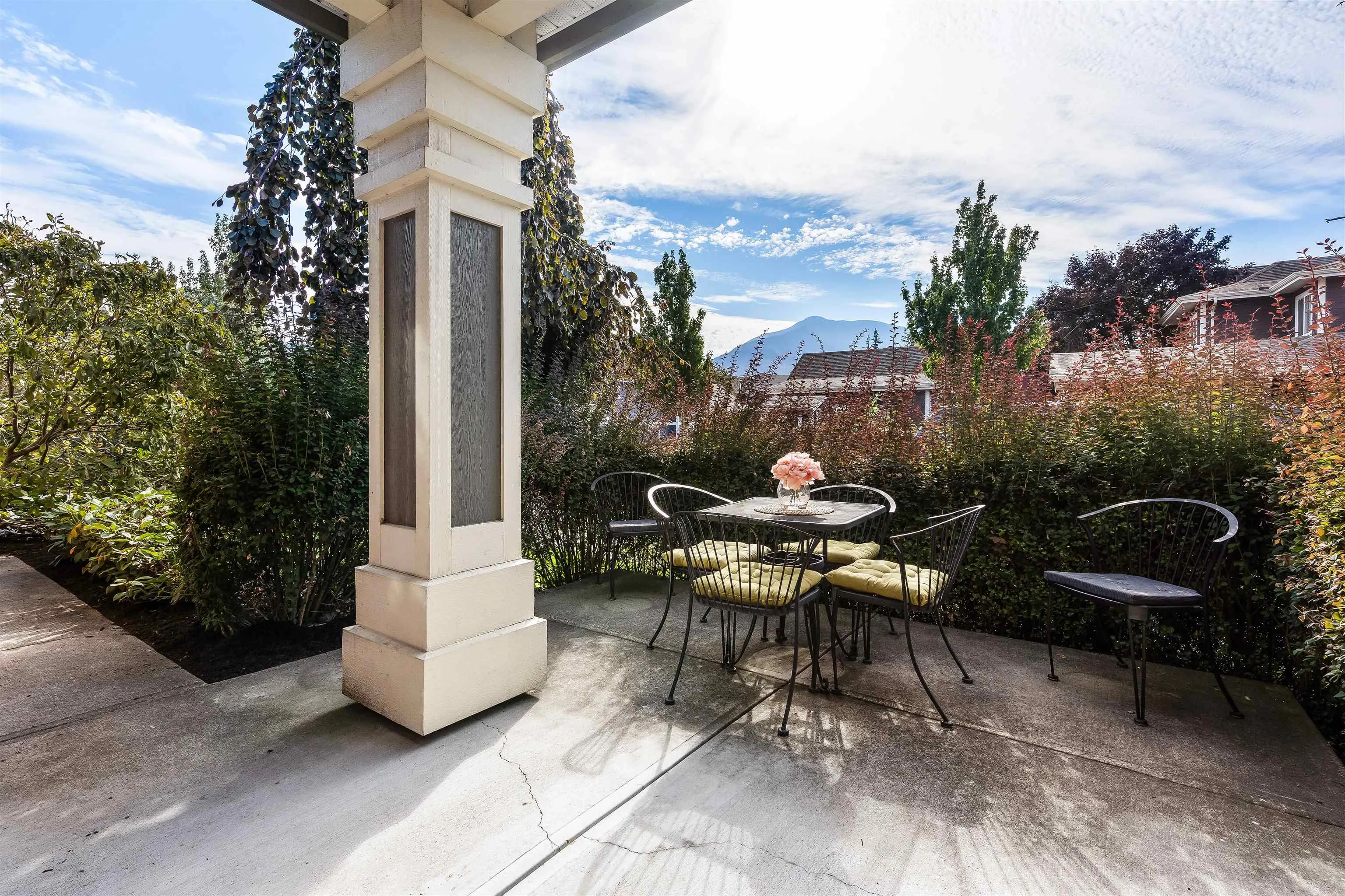 2 45202 Nicomen Crescent