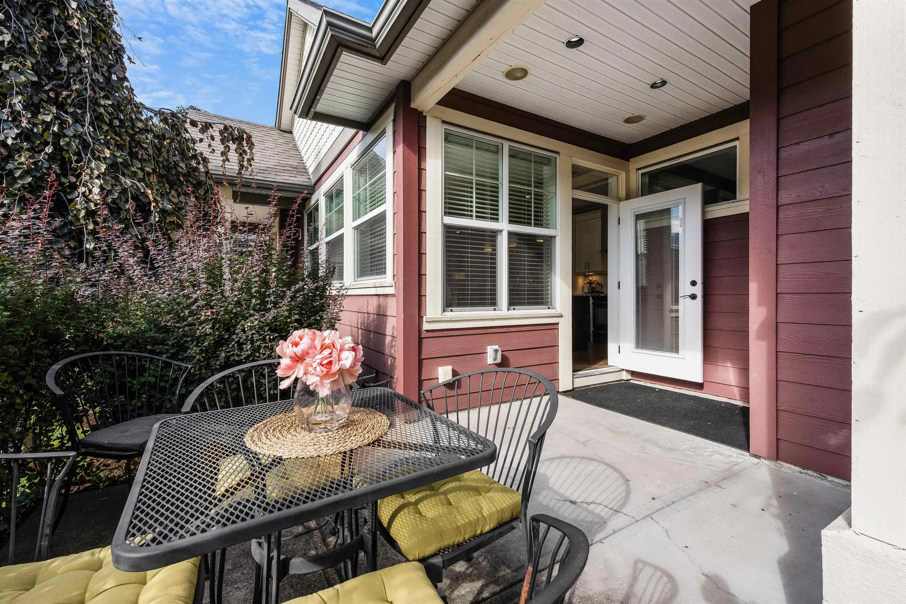 2 45202 Nicomen Crescent