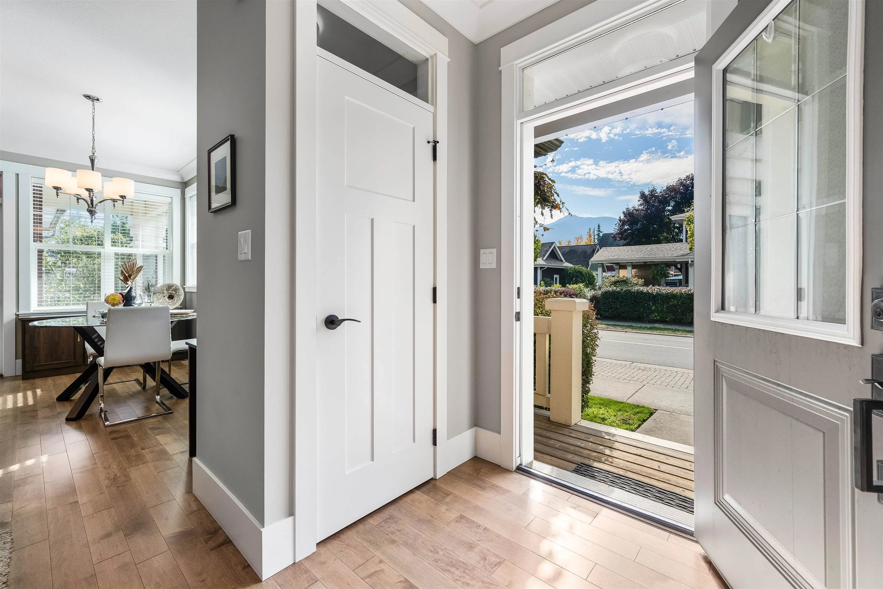 2 45202 Nicomen Crescent