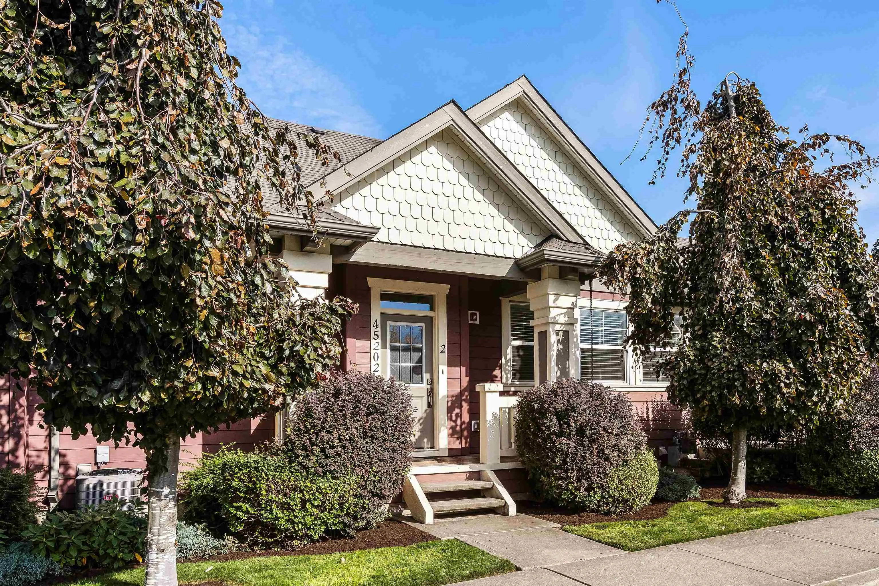 2 45202 Nicomen Crescent