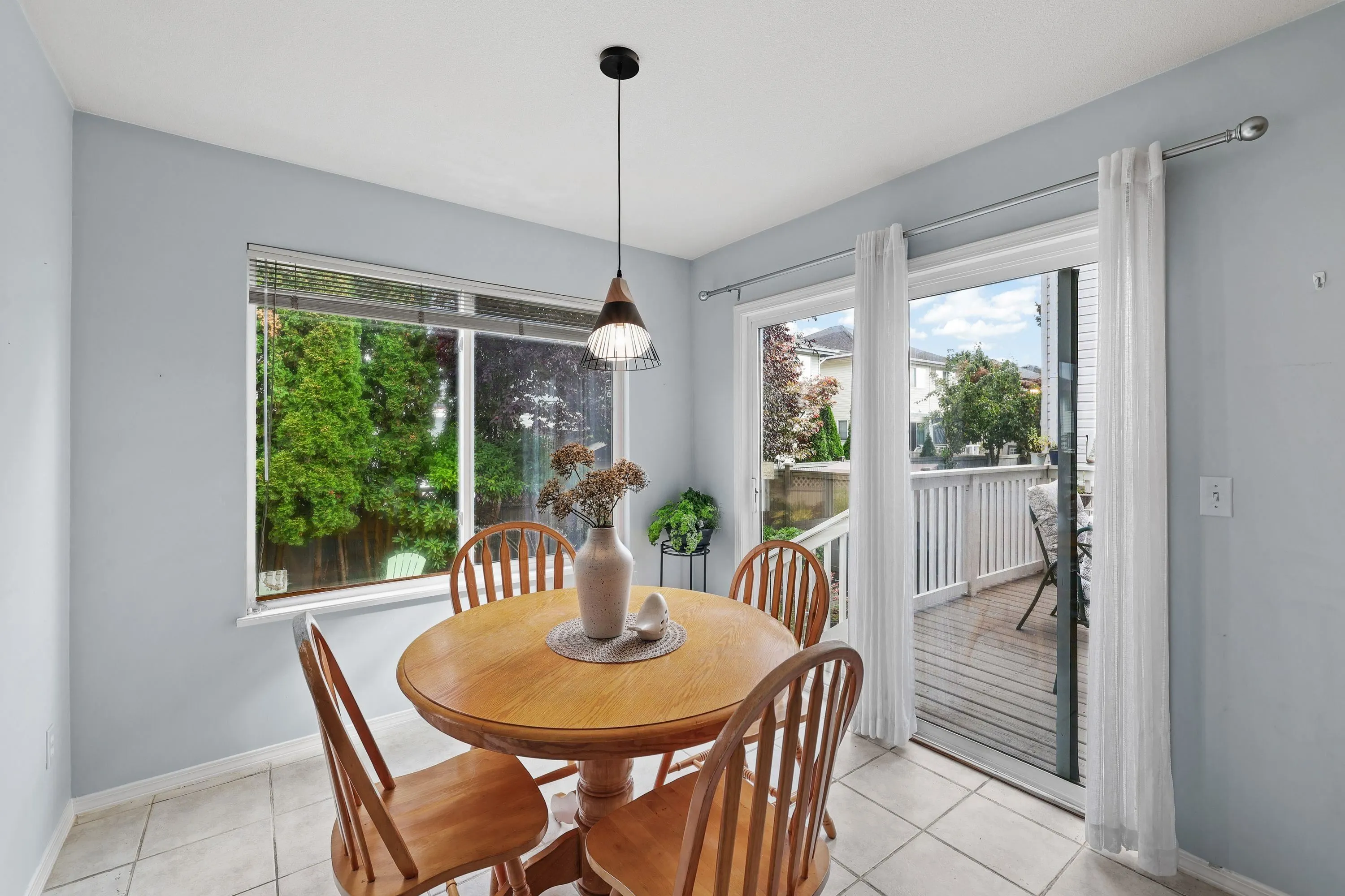 5551 Rowling Place