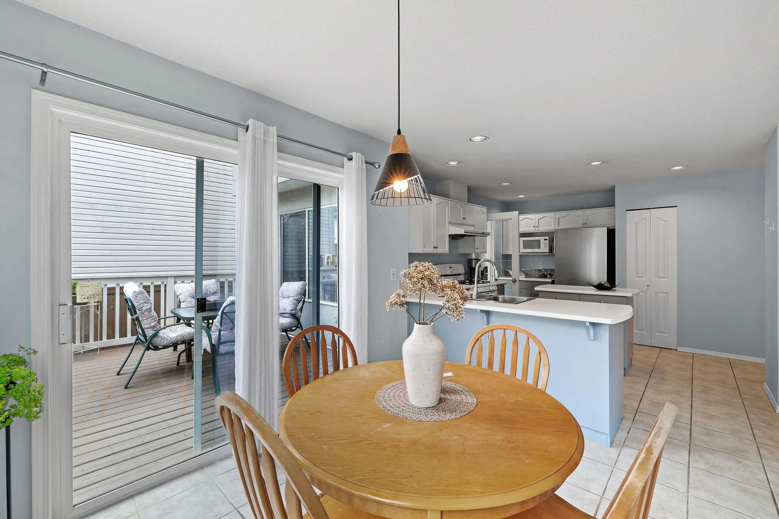 5551 Rowling Place