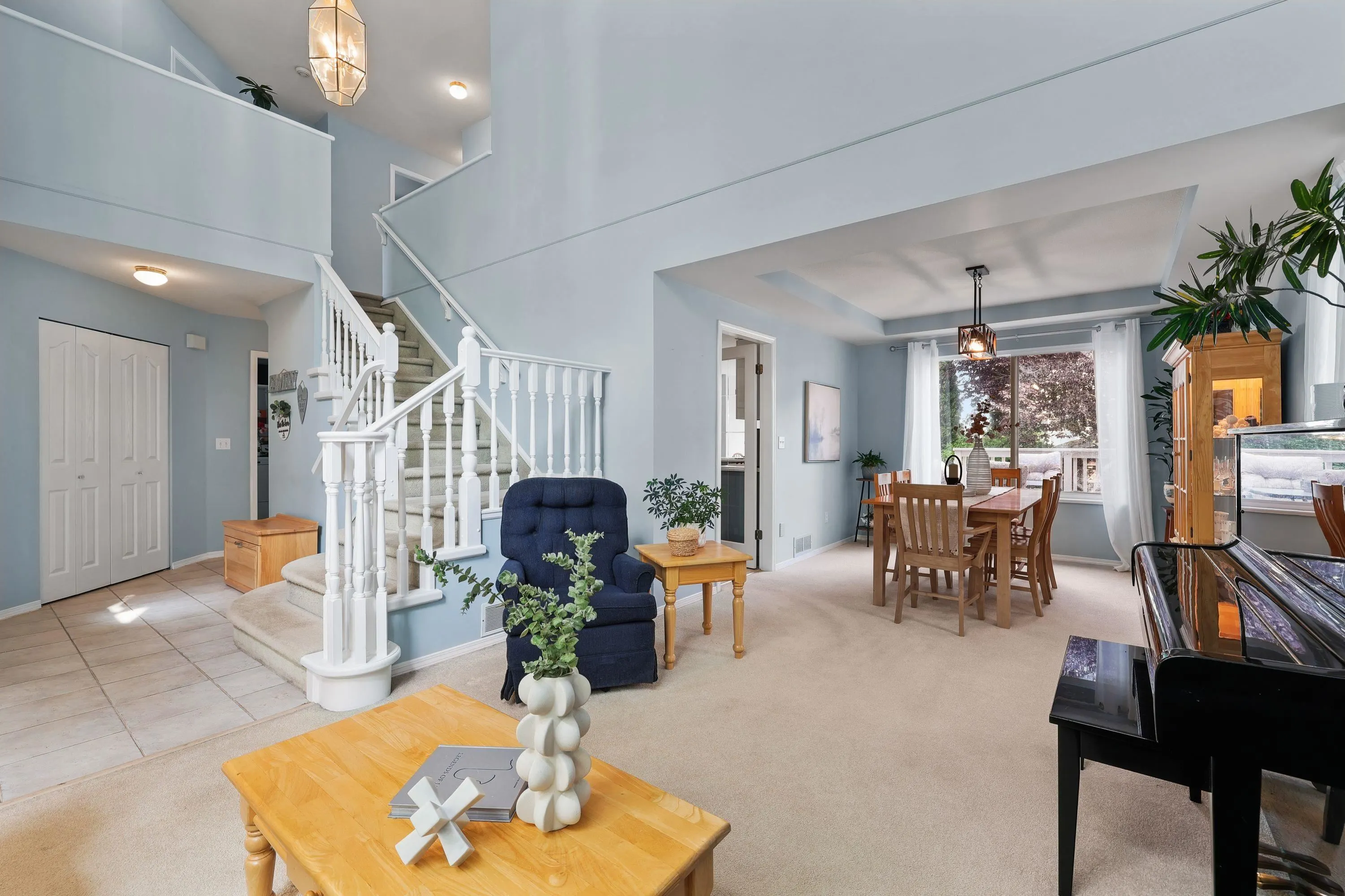 5551 Rowling Place