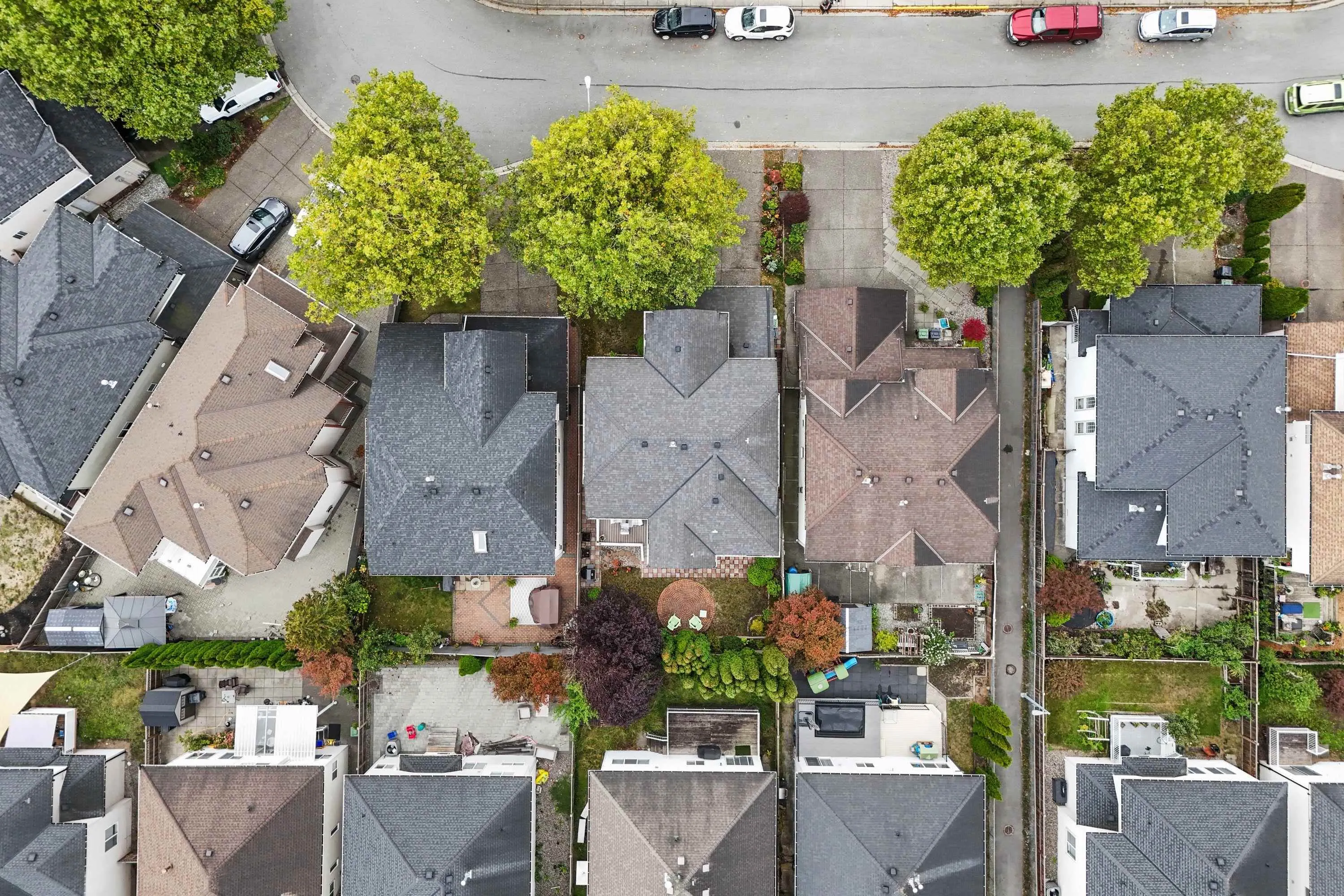 5551 Rowling Place