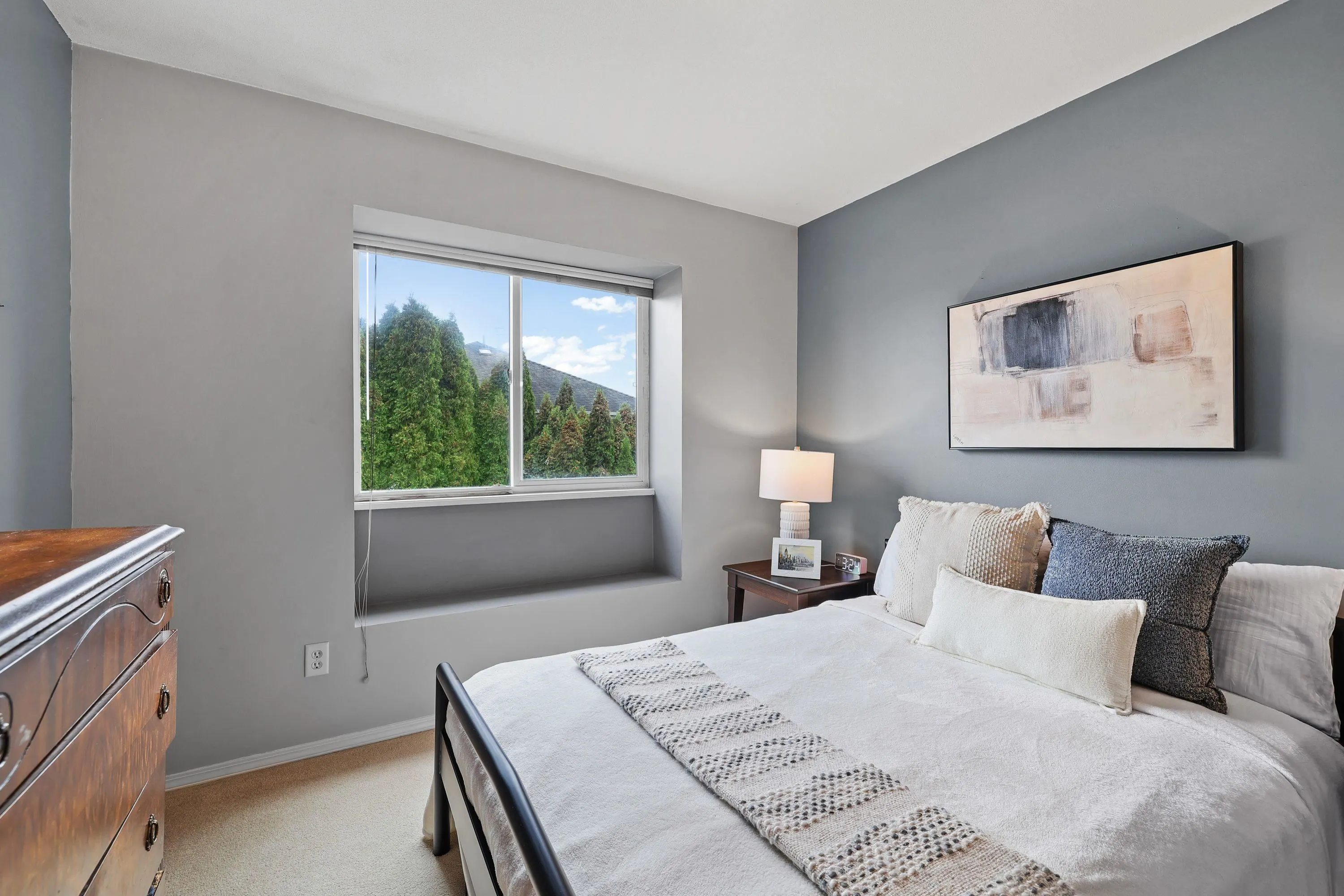 5551 Rowling Place