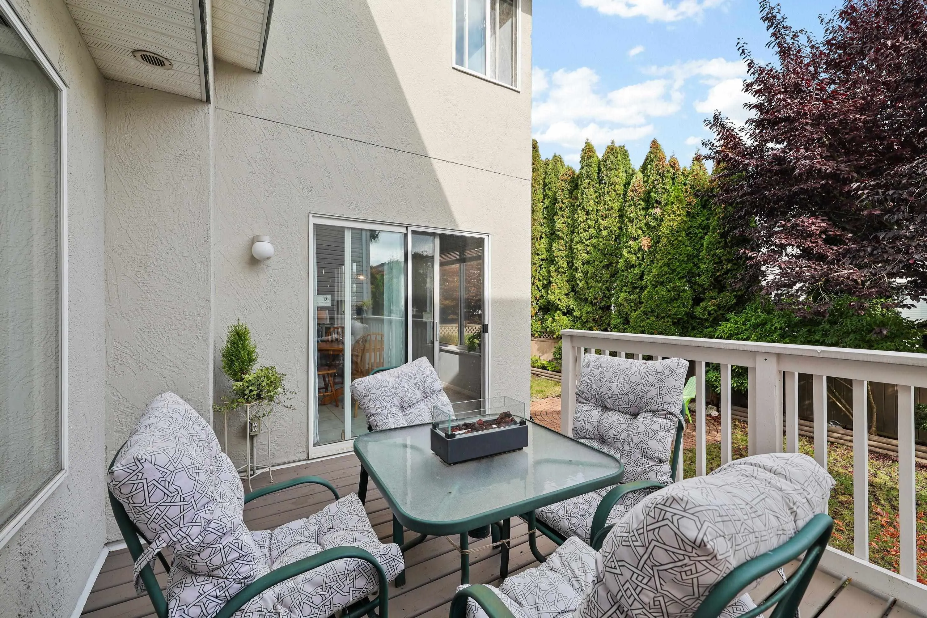 5551 Rowling Place