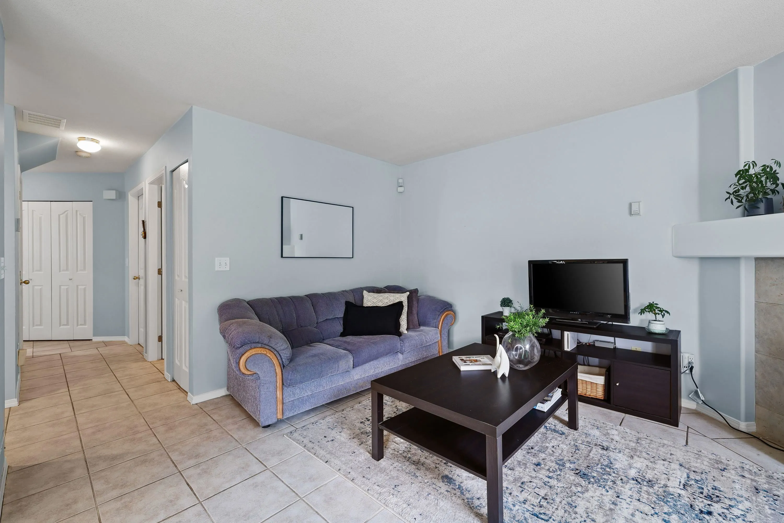 5551 Rowling Place
