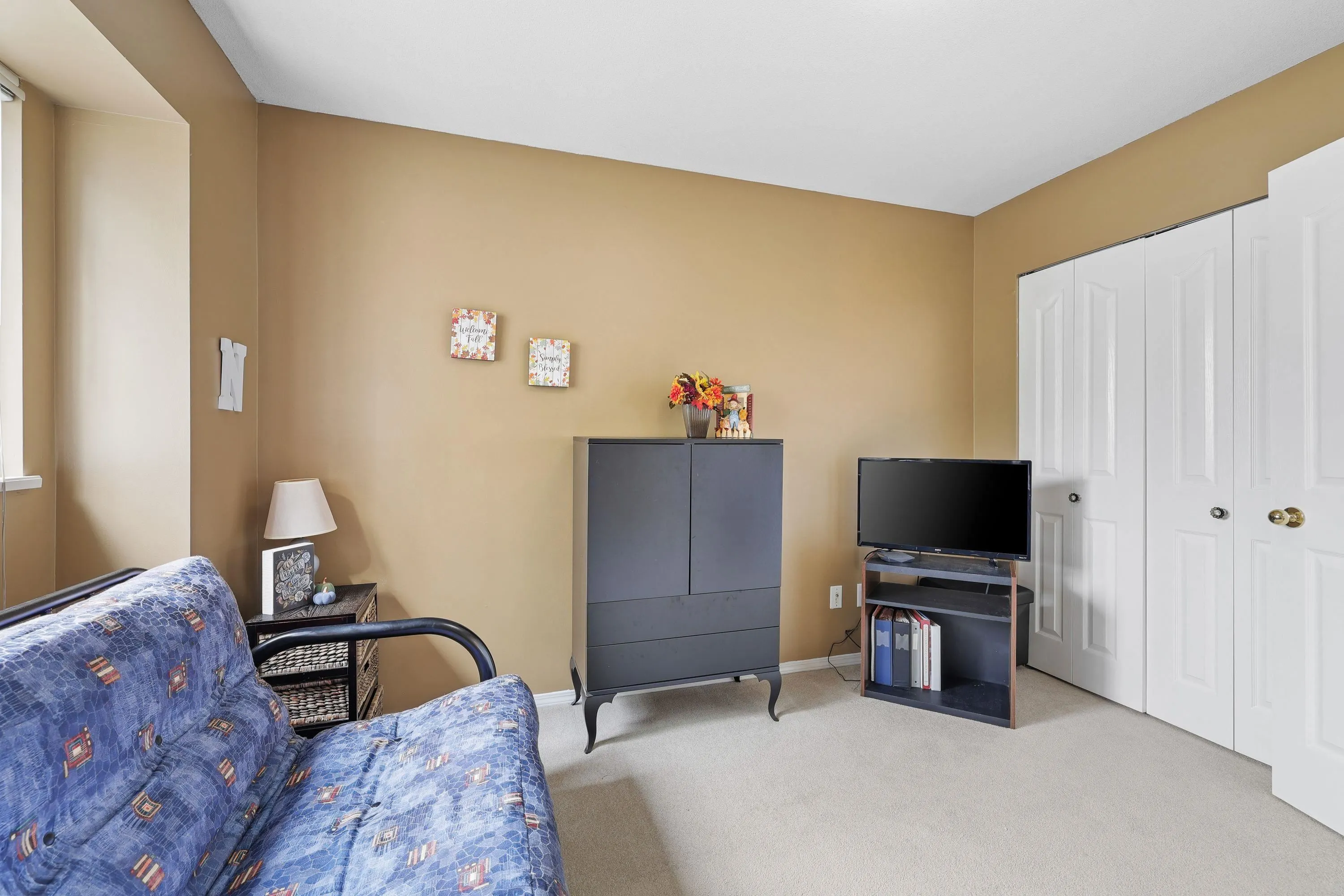 5551 Rowling Place
