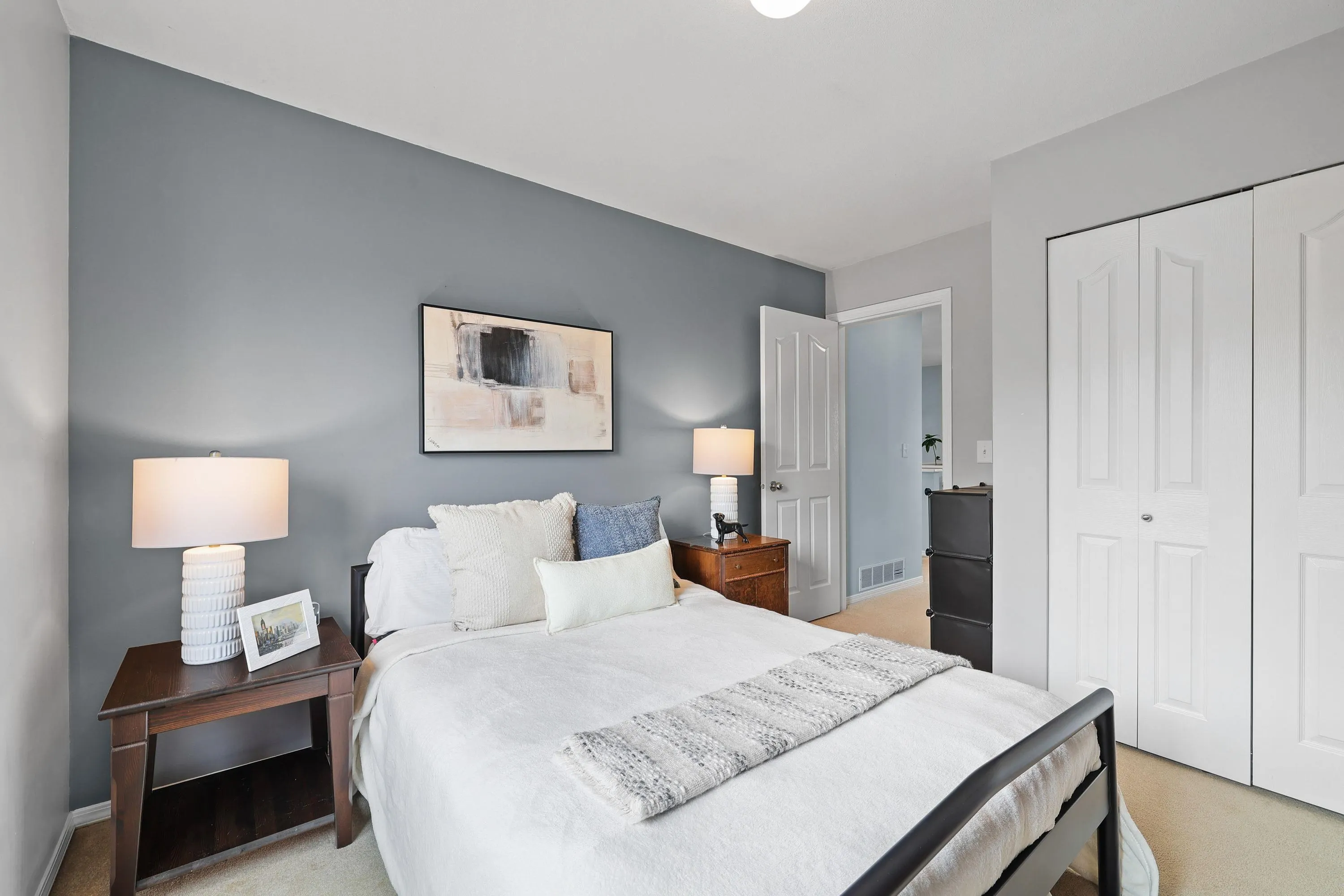 5551 Rowling Place