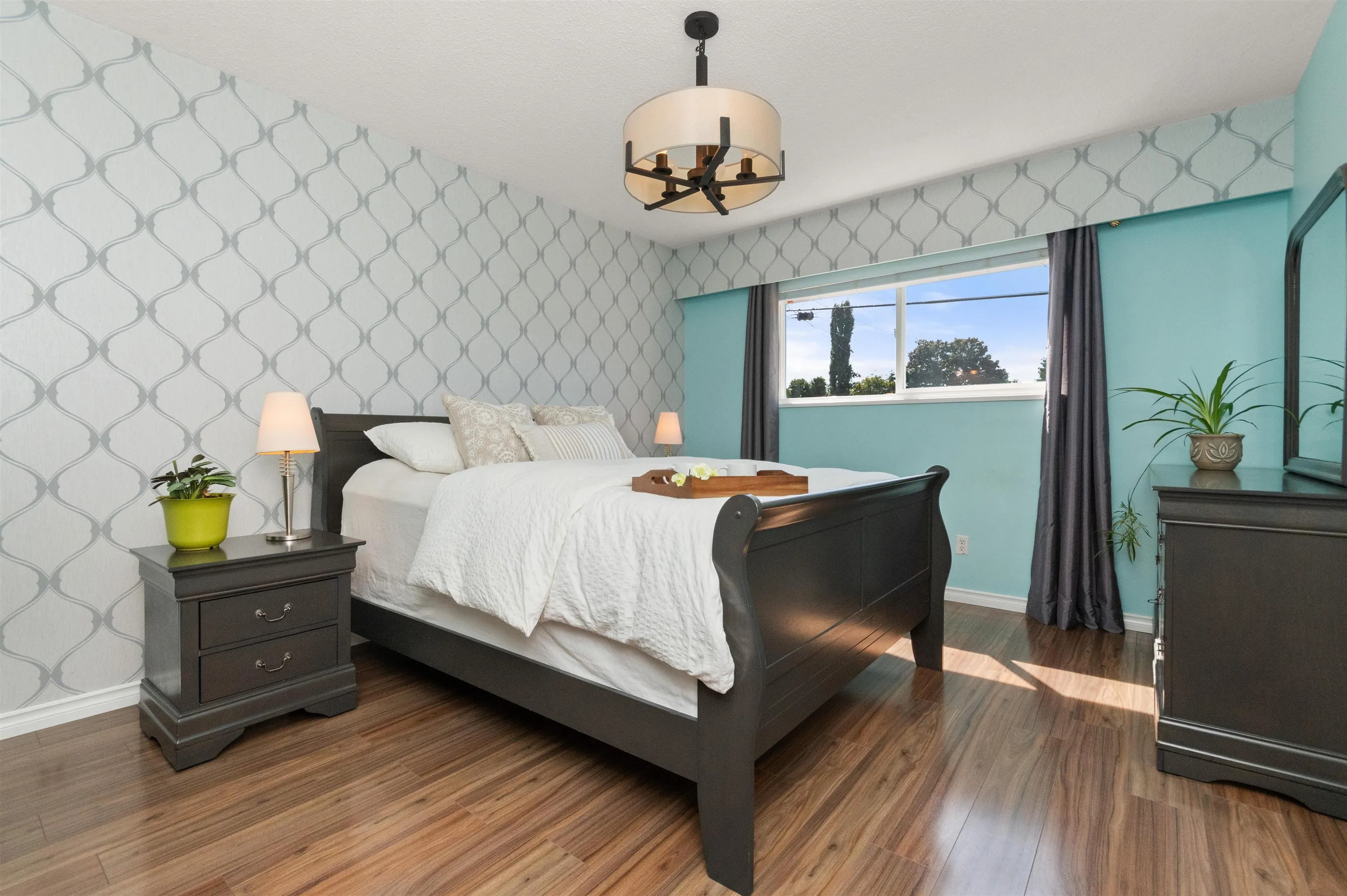 10070 Bonavista Street