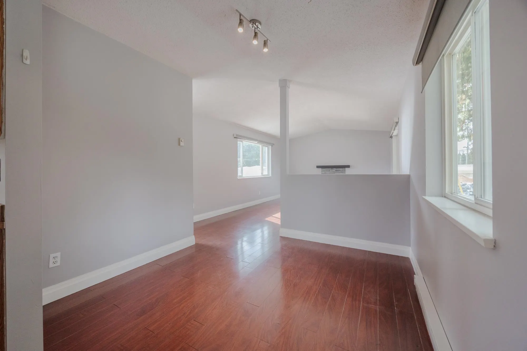 5 23205 Calvin Crescent