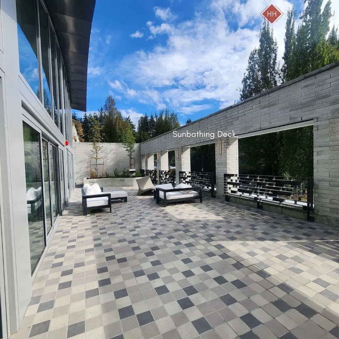 15** 13768 100 Avenue