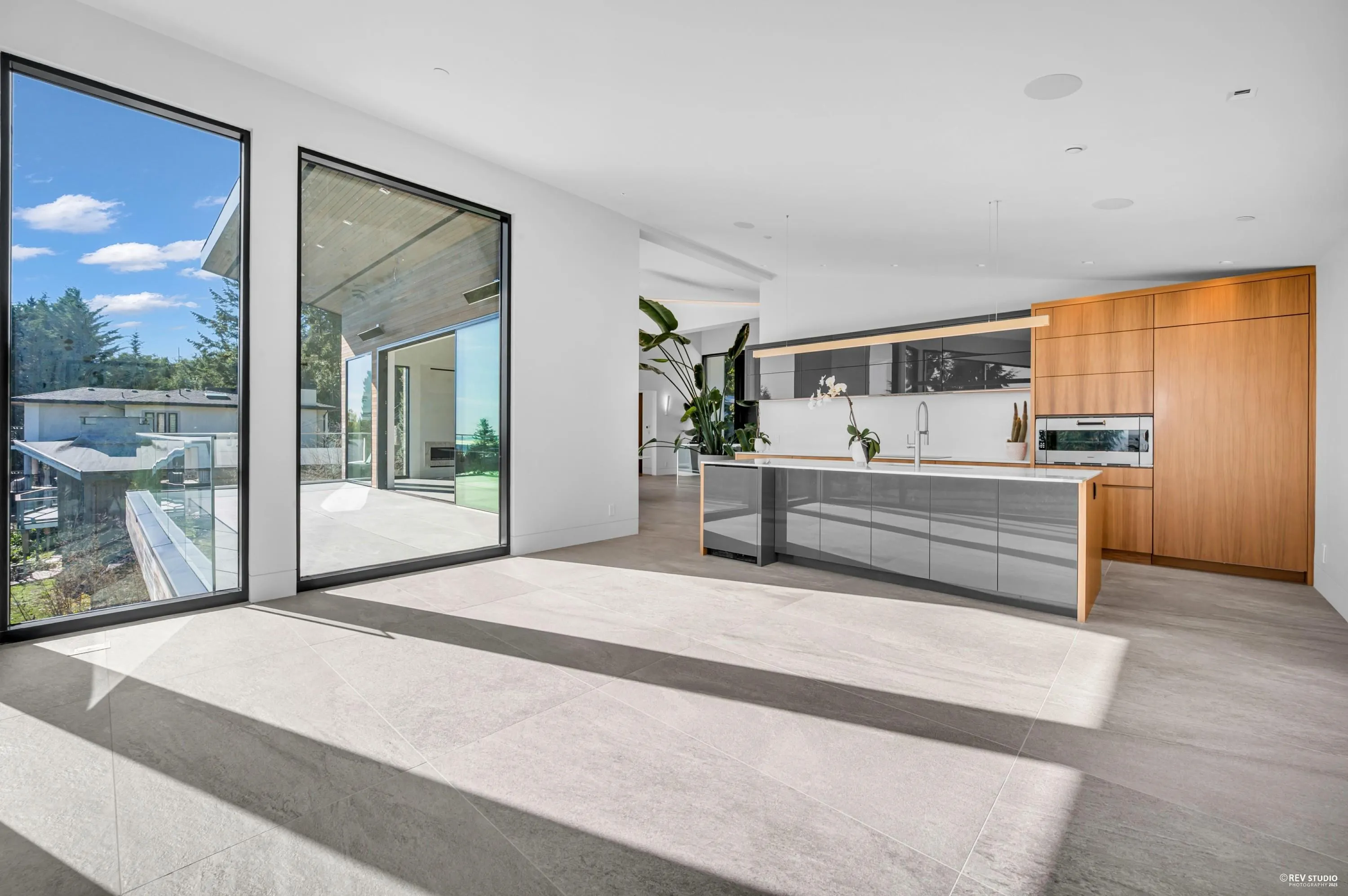 535 Craigmohr Drive