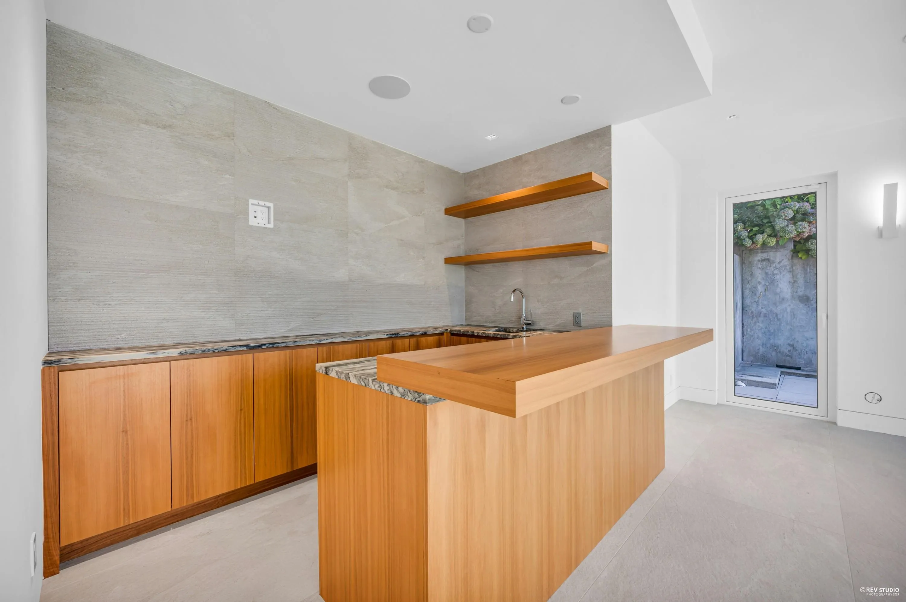 535 Craigmohr Drive