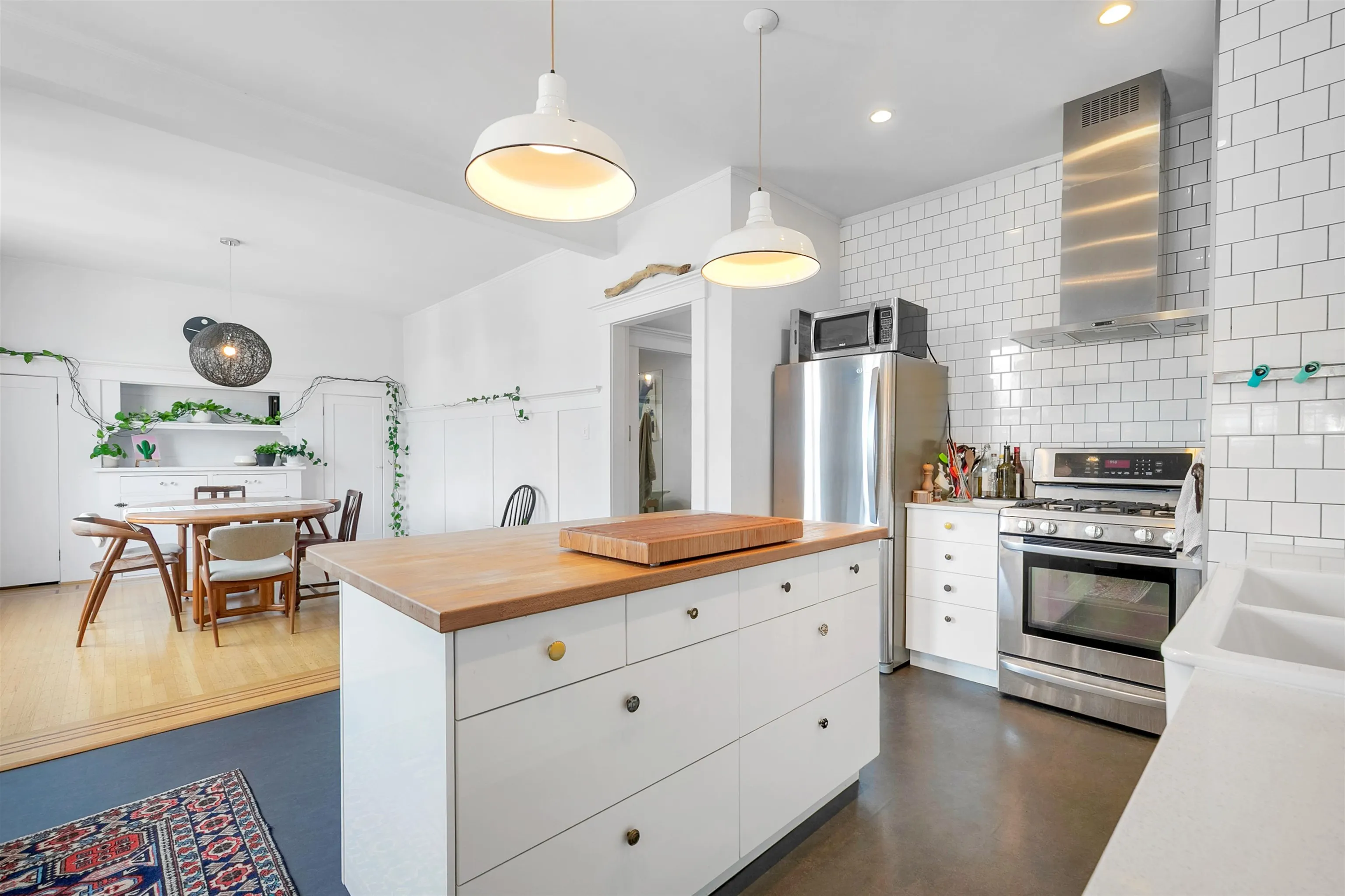 303 1131 W 11th Avenue