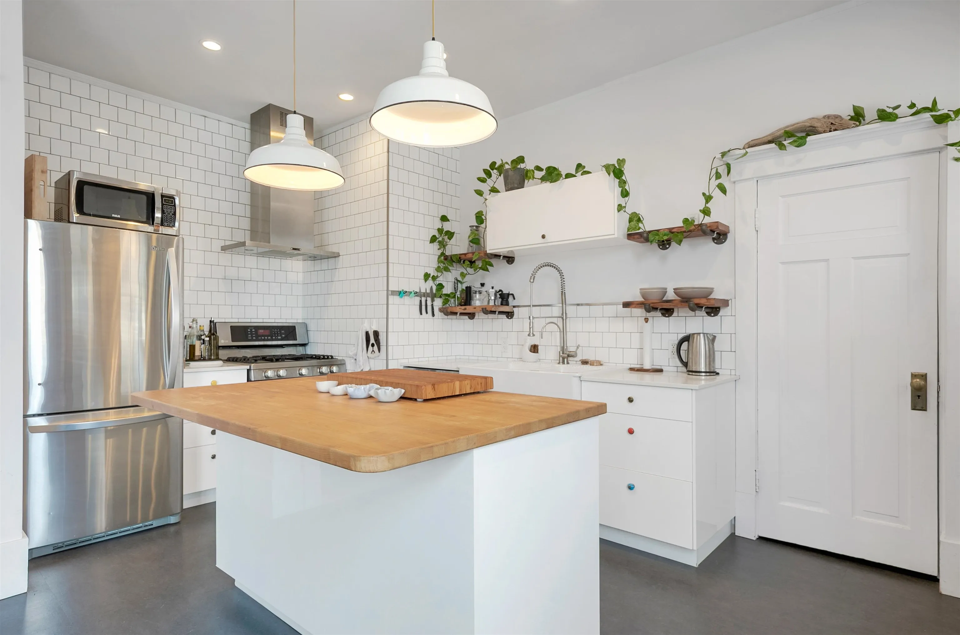 303 1131 W 11th Avenue