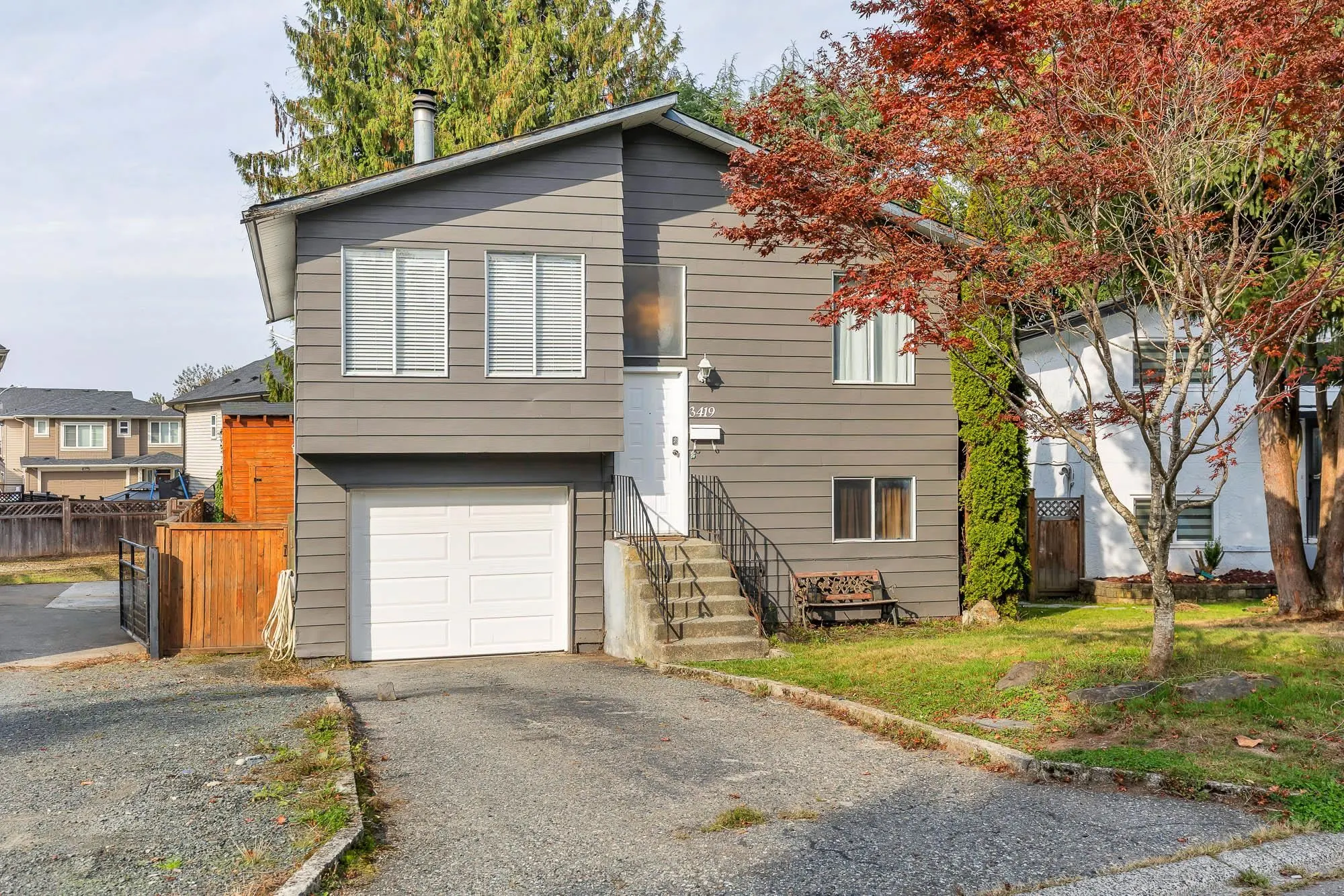 3419 Juniper Crescent