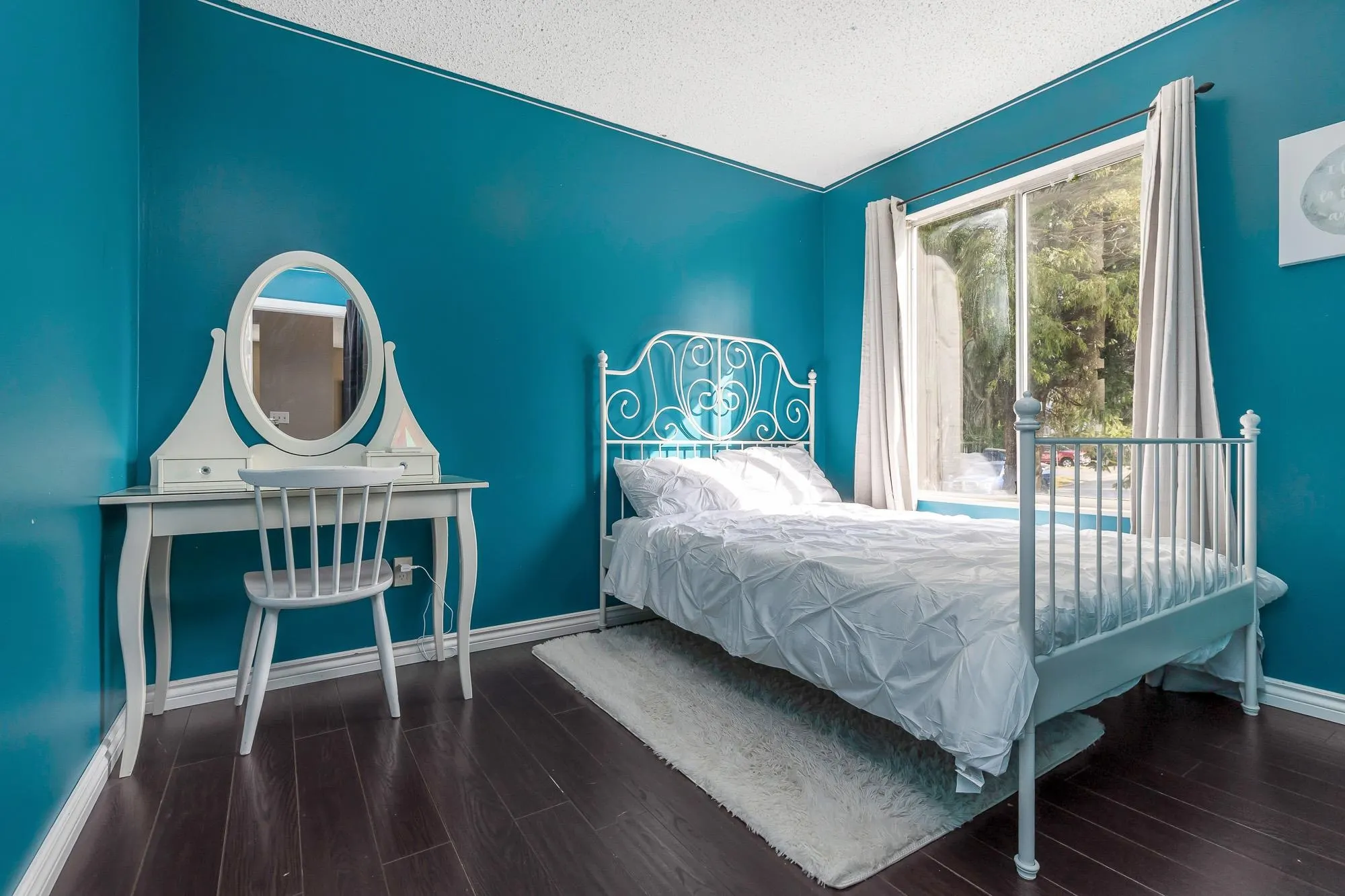 3419 Juniper Crescent