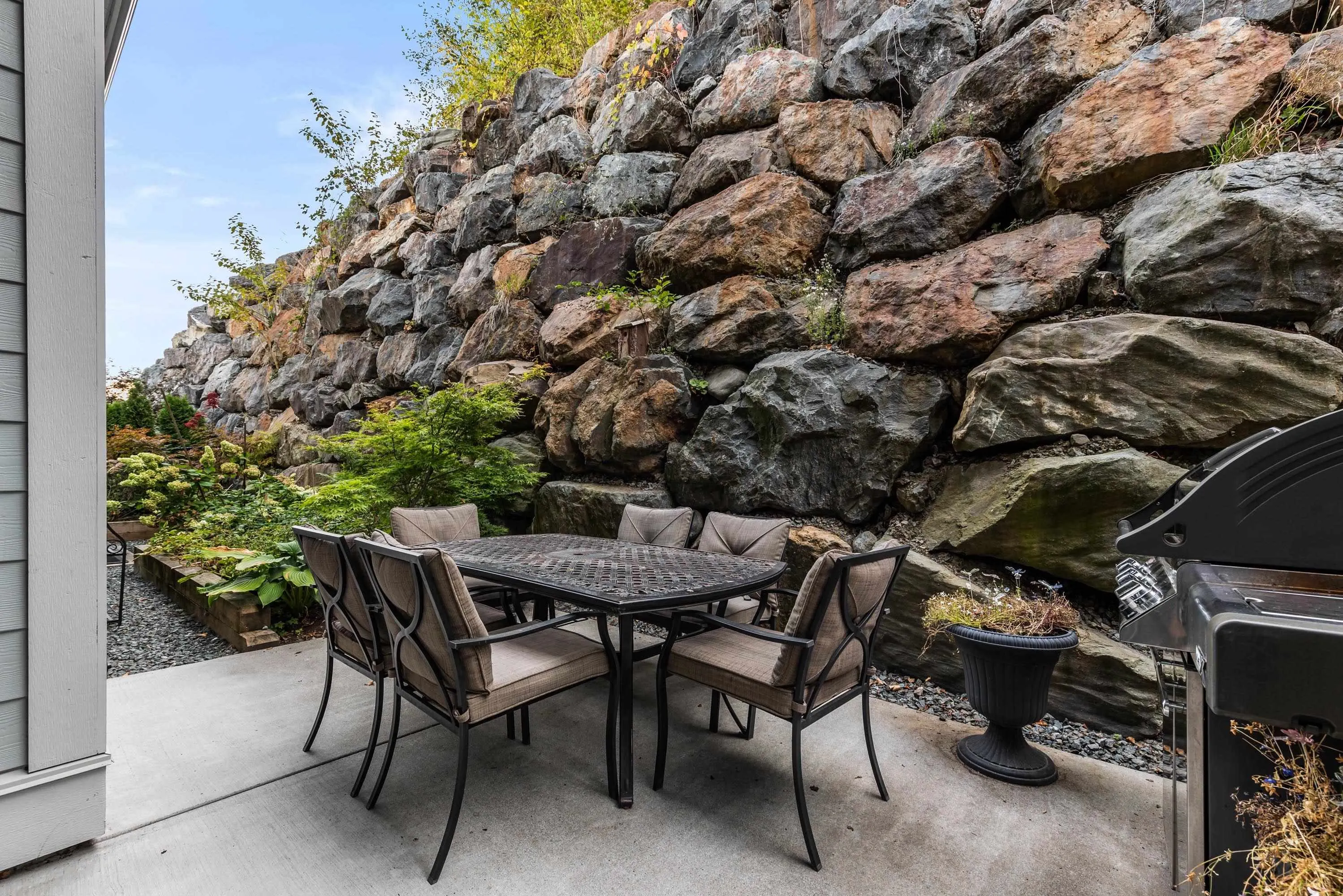 71 50778 Ledgestone Place