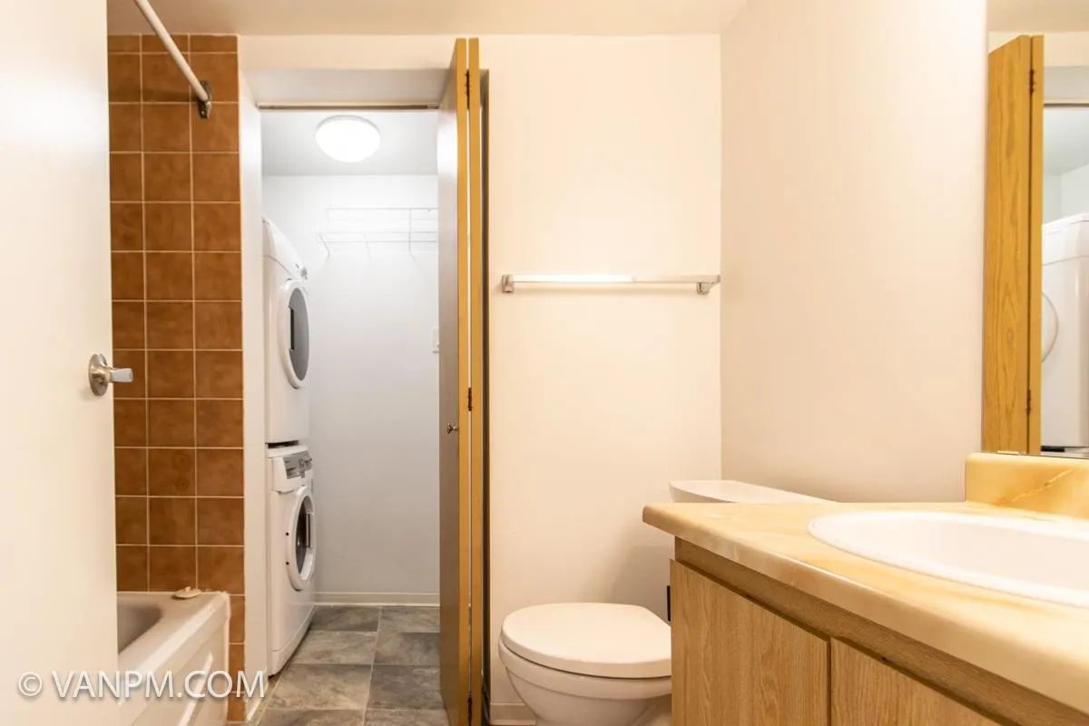 17XX 9521 Cardston Court