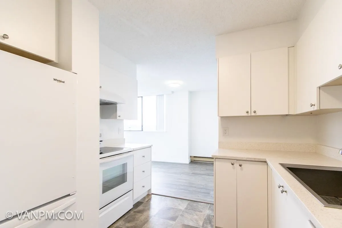 17XX 9521 Cardston Court