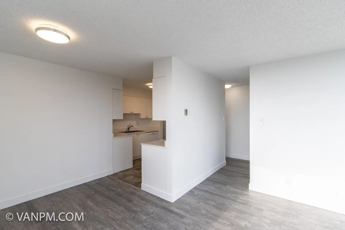 17XX 9521 Cardston Court