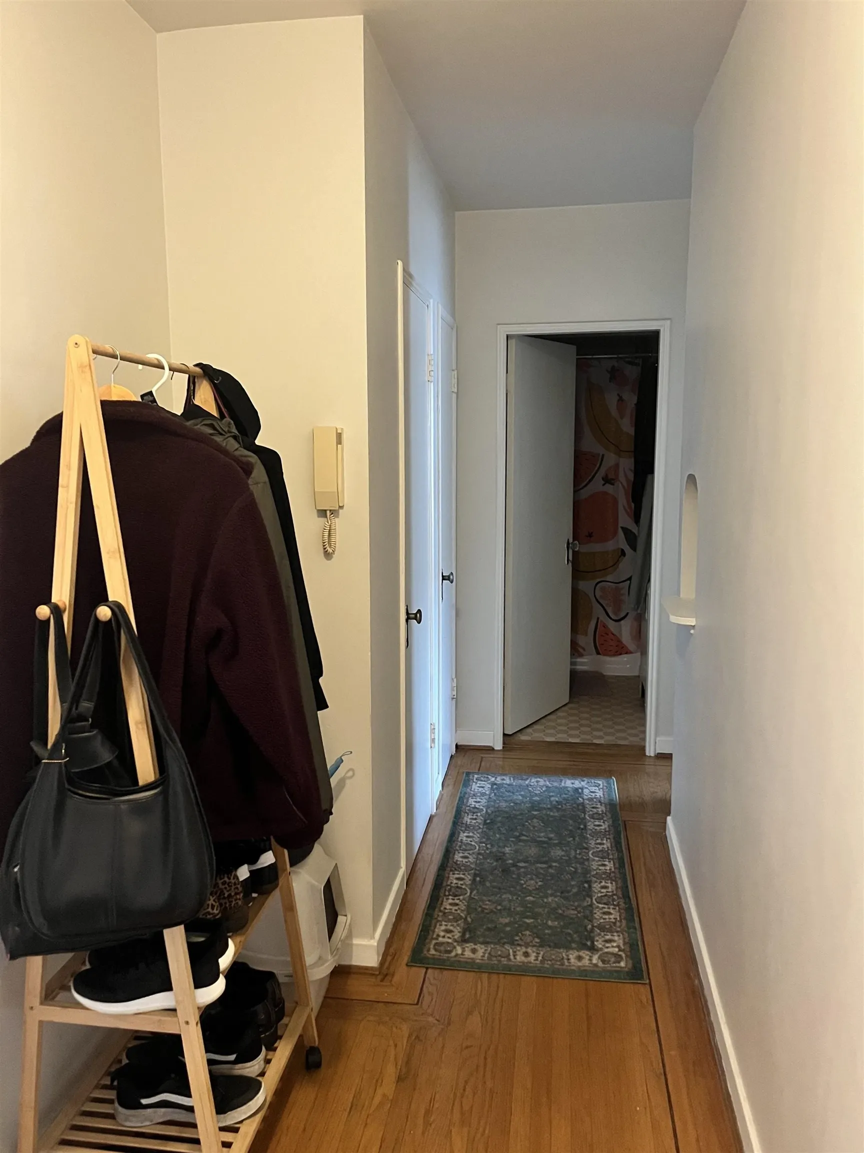 207 735 Royal Avenue