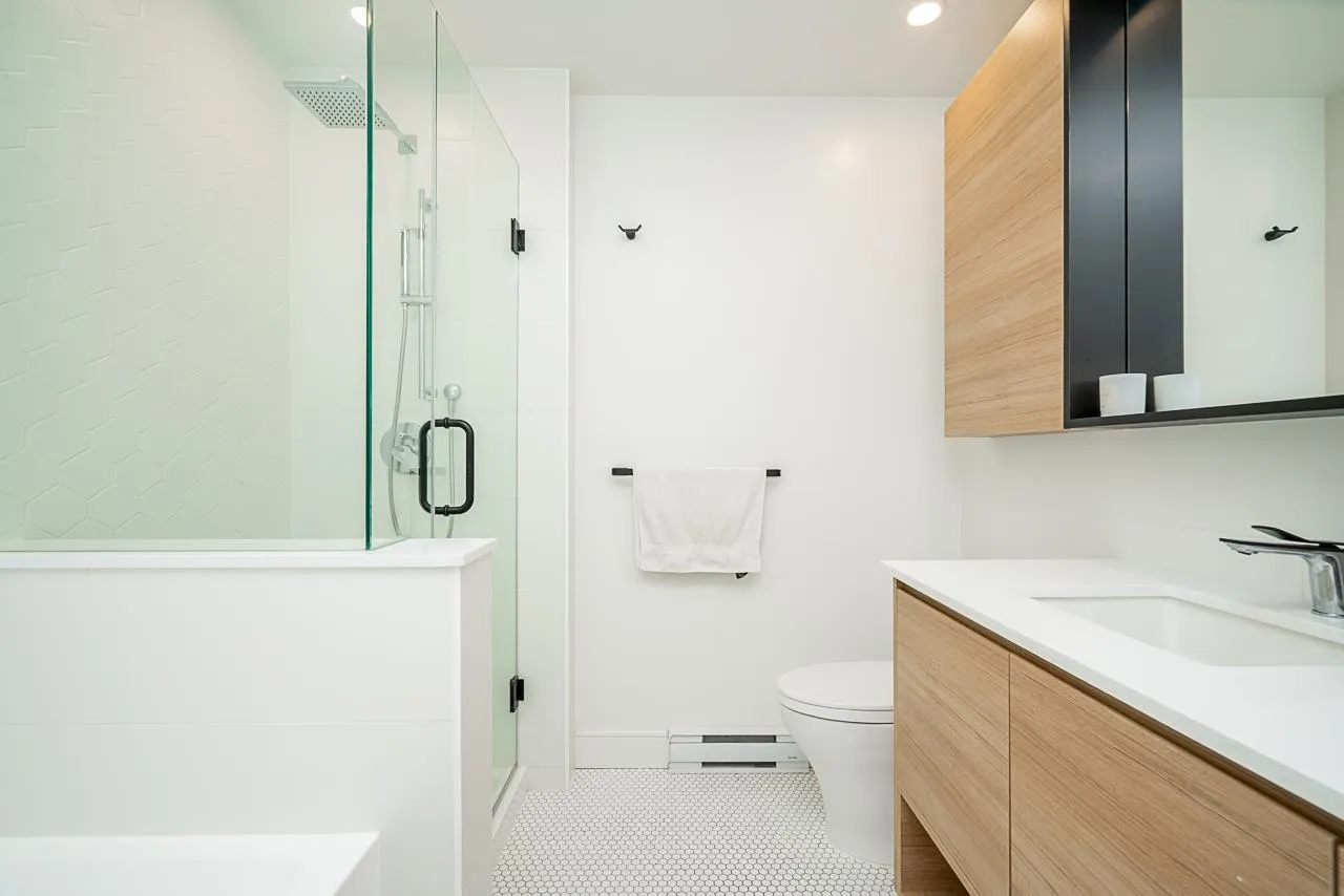 112 55 Klahanie Drive