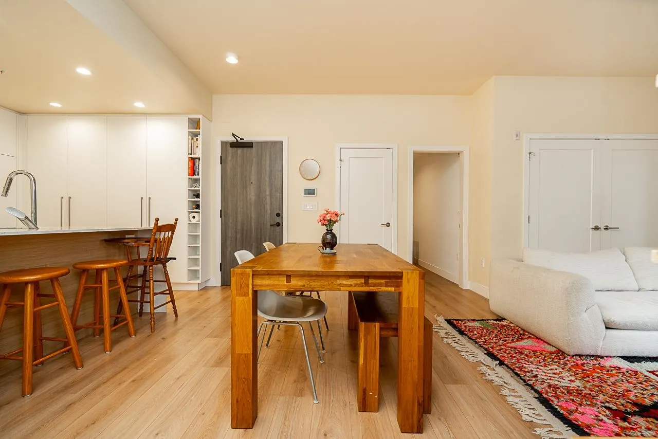 112 55 Klahanie Drive