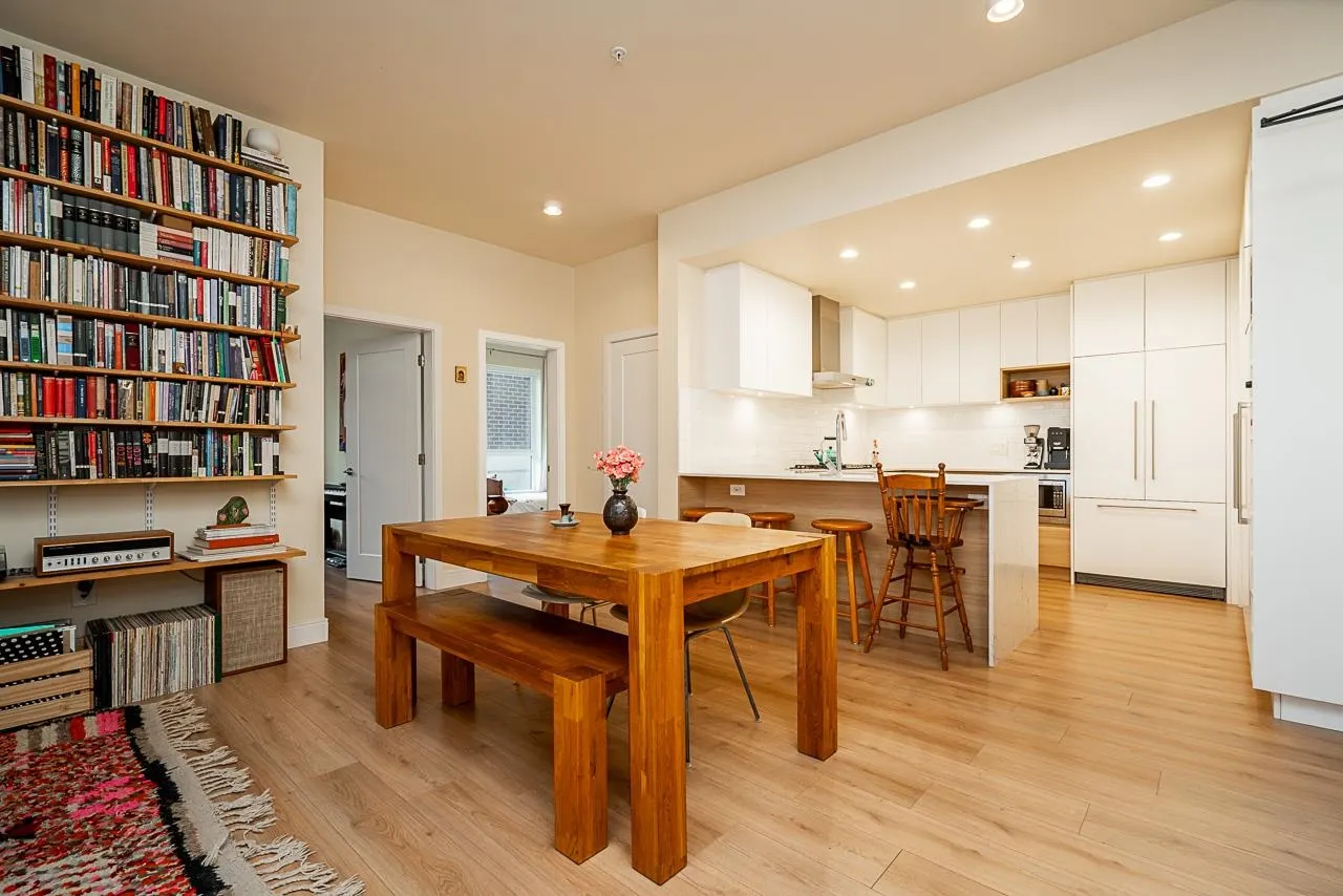 112 55 Klahanie Drive