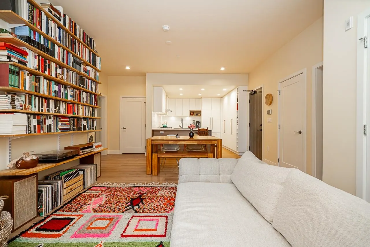 112 55 Klahanie Drive