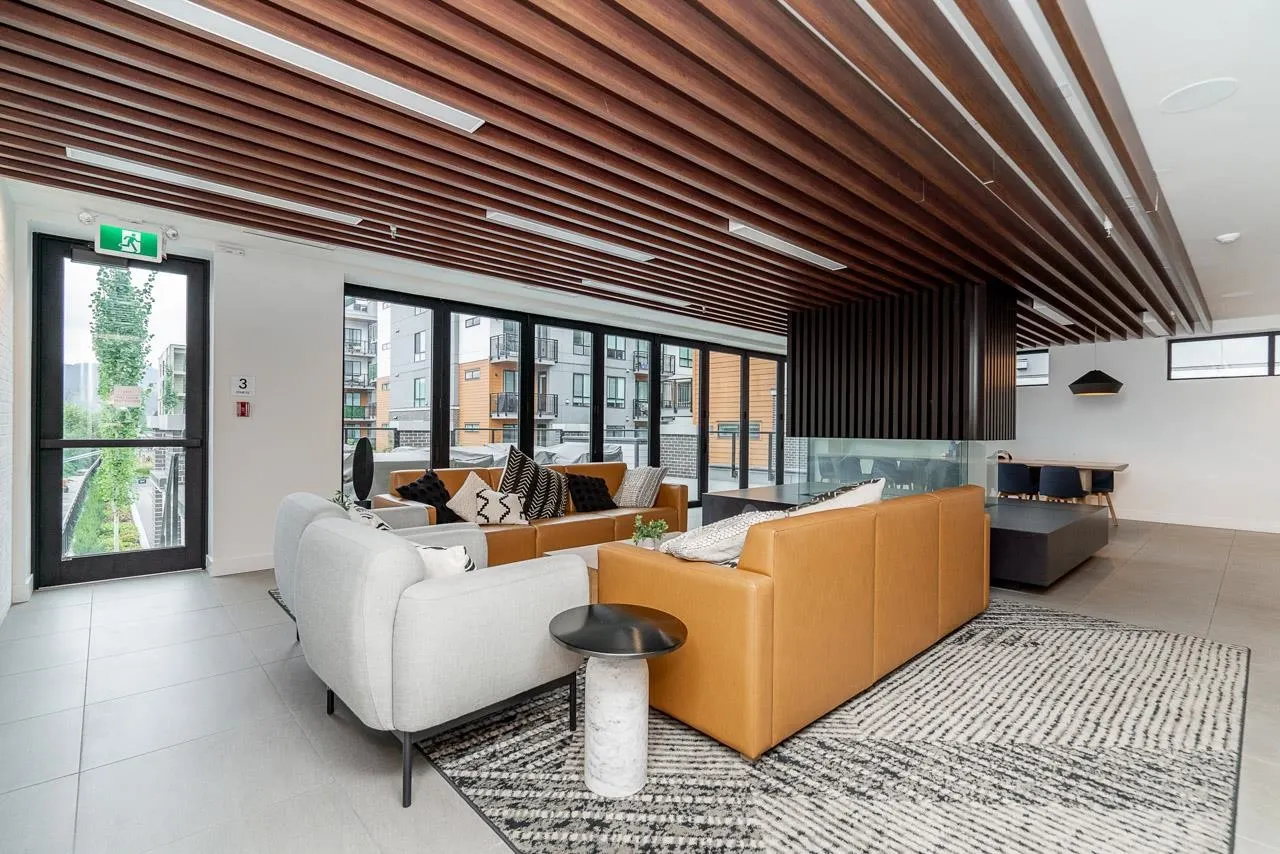 112 55 Klahanie Drive