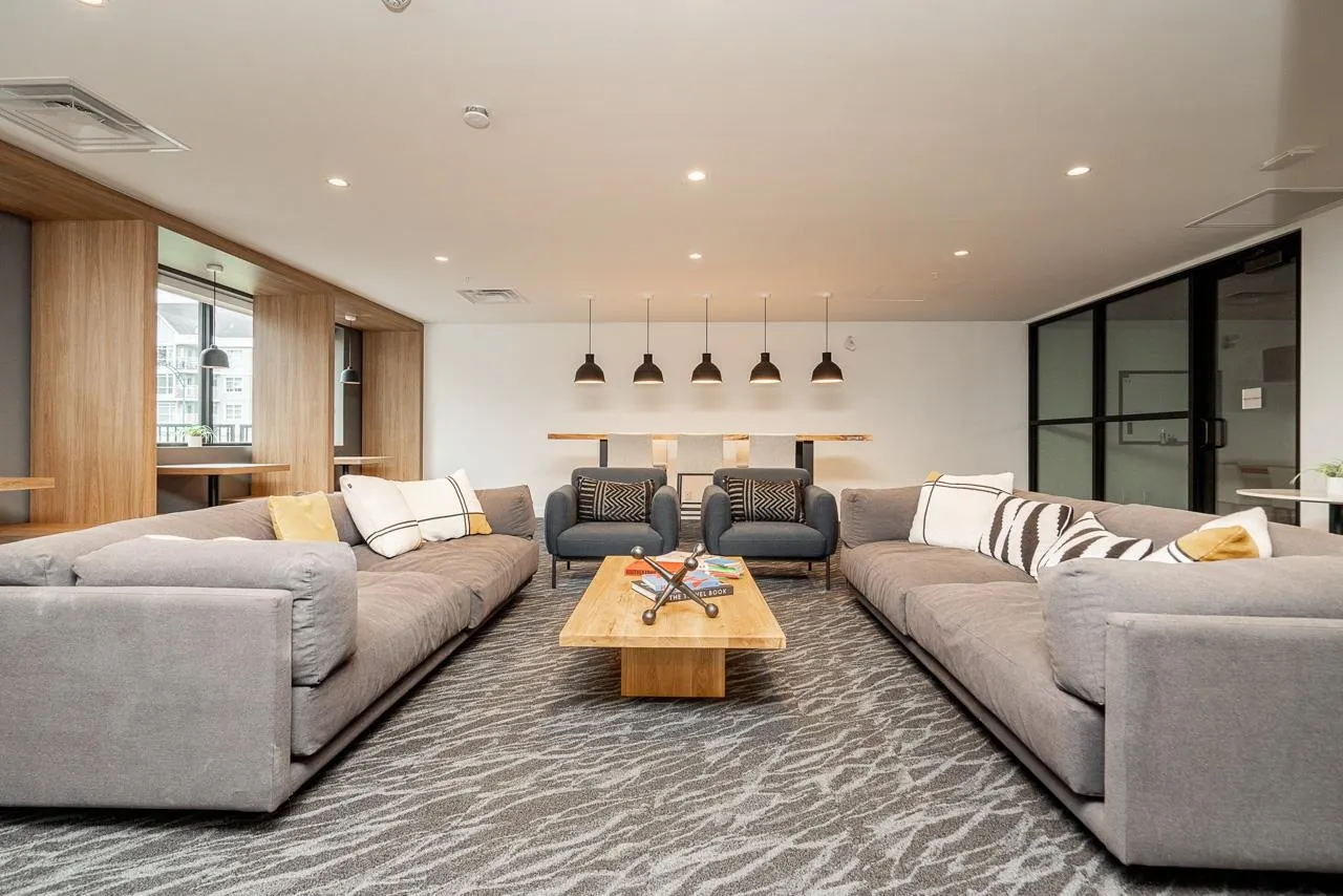 112 55 Klahanie Drive