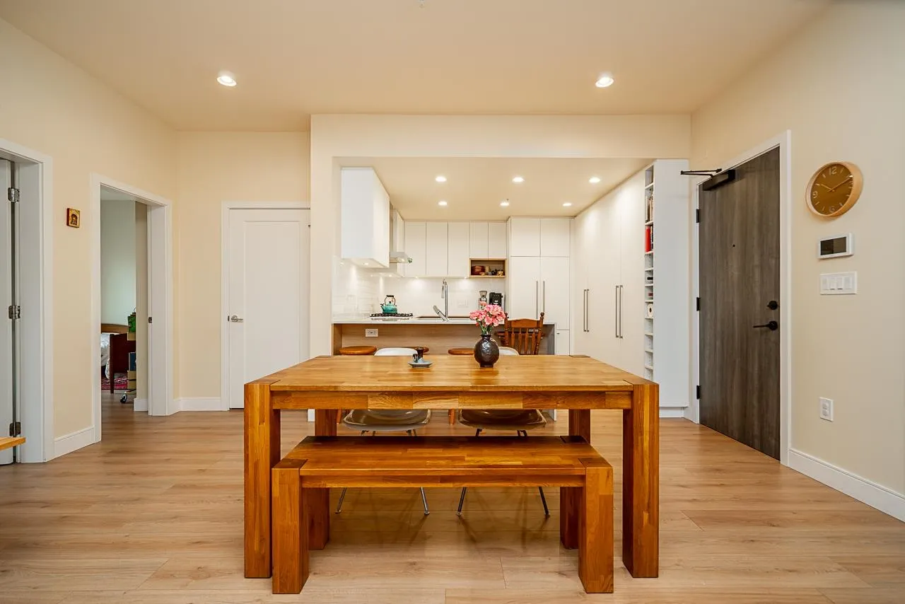 112 55 Klahanie Drive