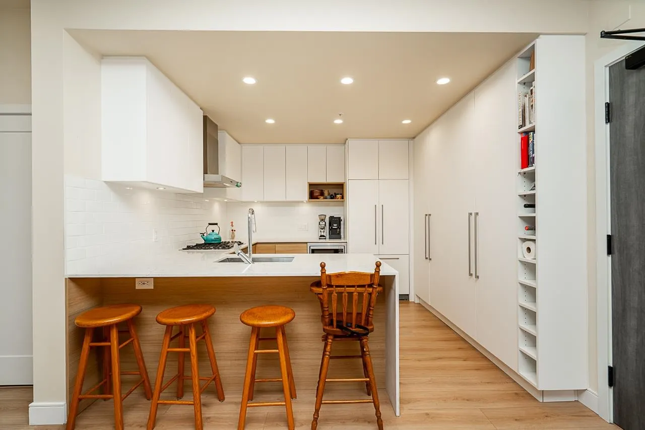 112 55 Klahanie Drive