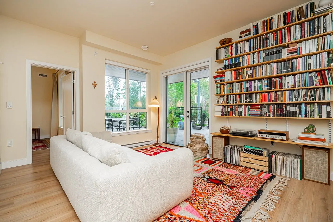 112 55 Klahanie Drive