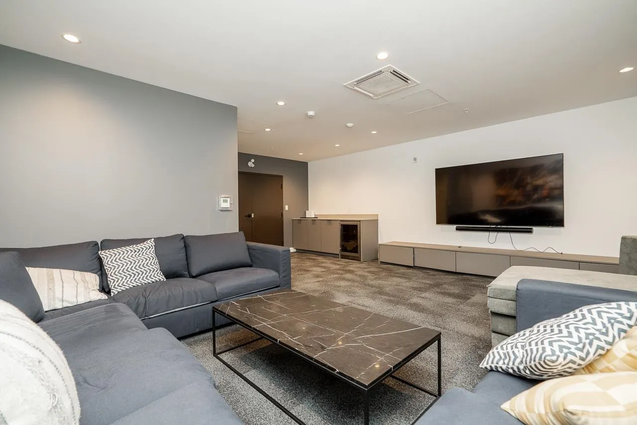 112 55 Klahanie Drive