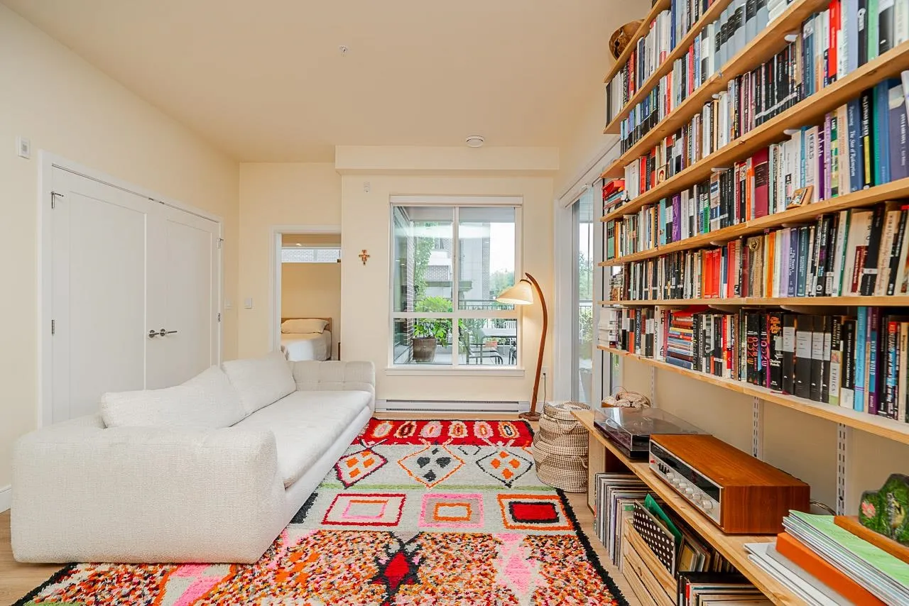 112 55 Klahanie Drive