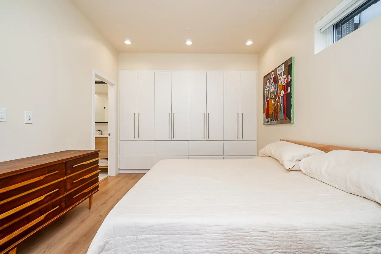 112 55 Klahanie Drive