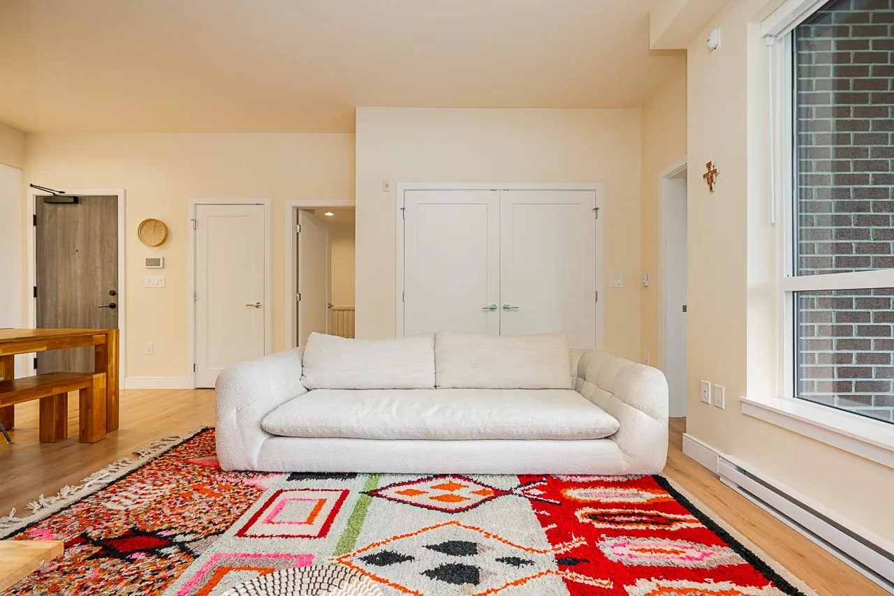 112 55 Klahanie Drive