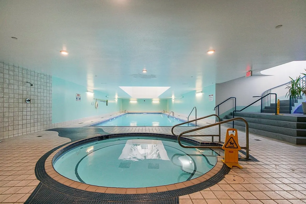 906 189 Davie Street